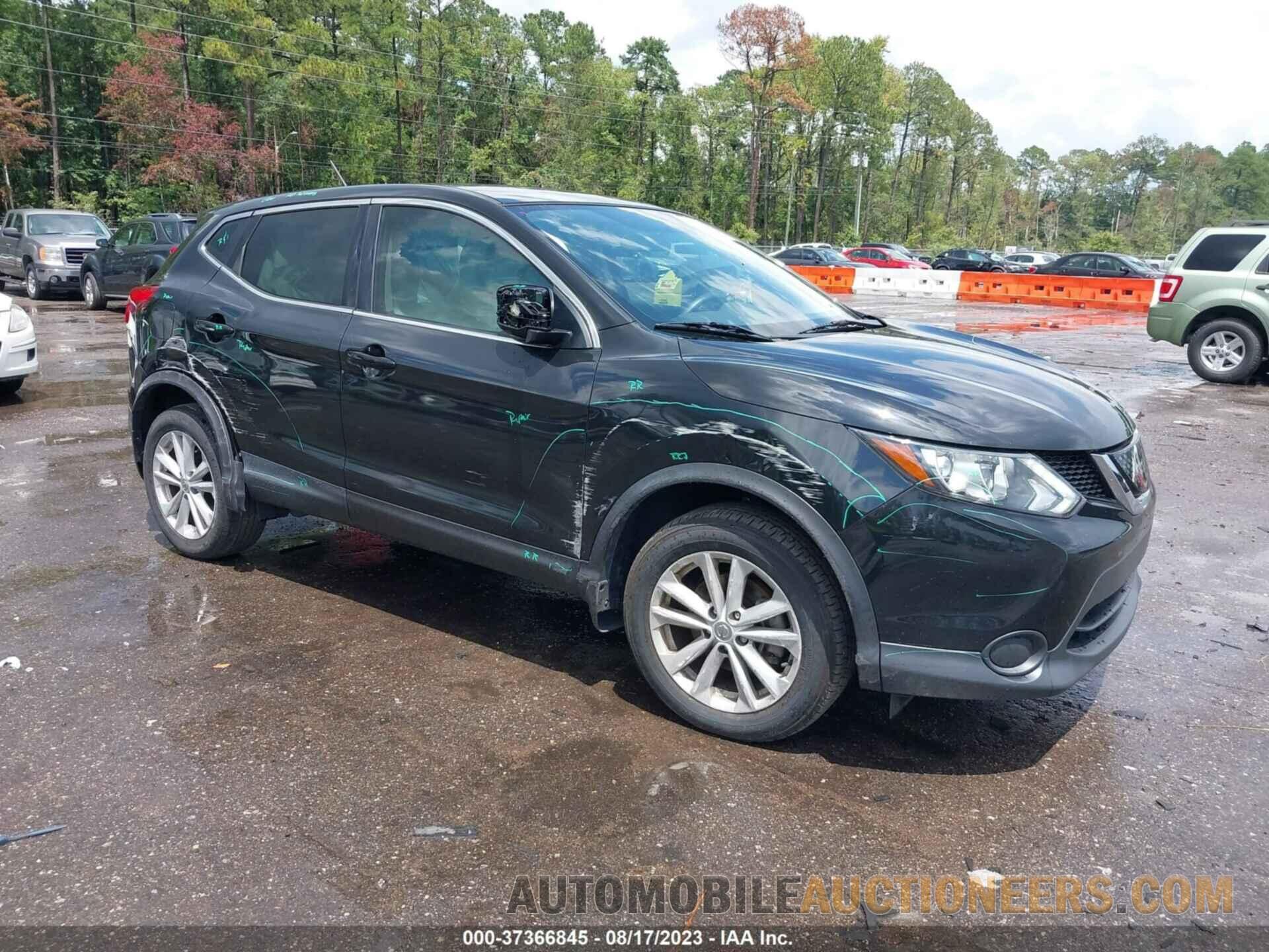 JN1BJ1CP6JW185449 NISSAN ROGUE SPORT 2018