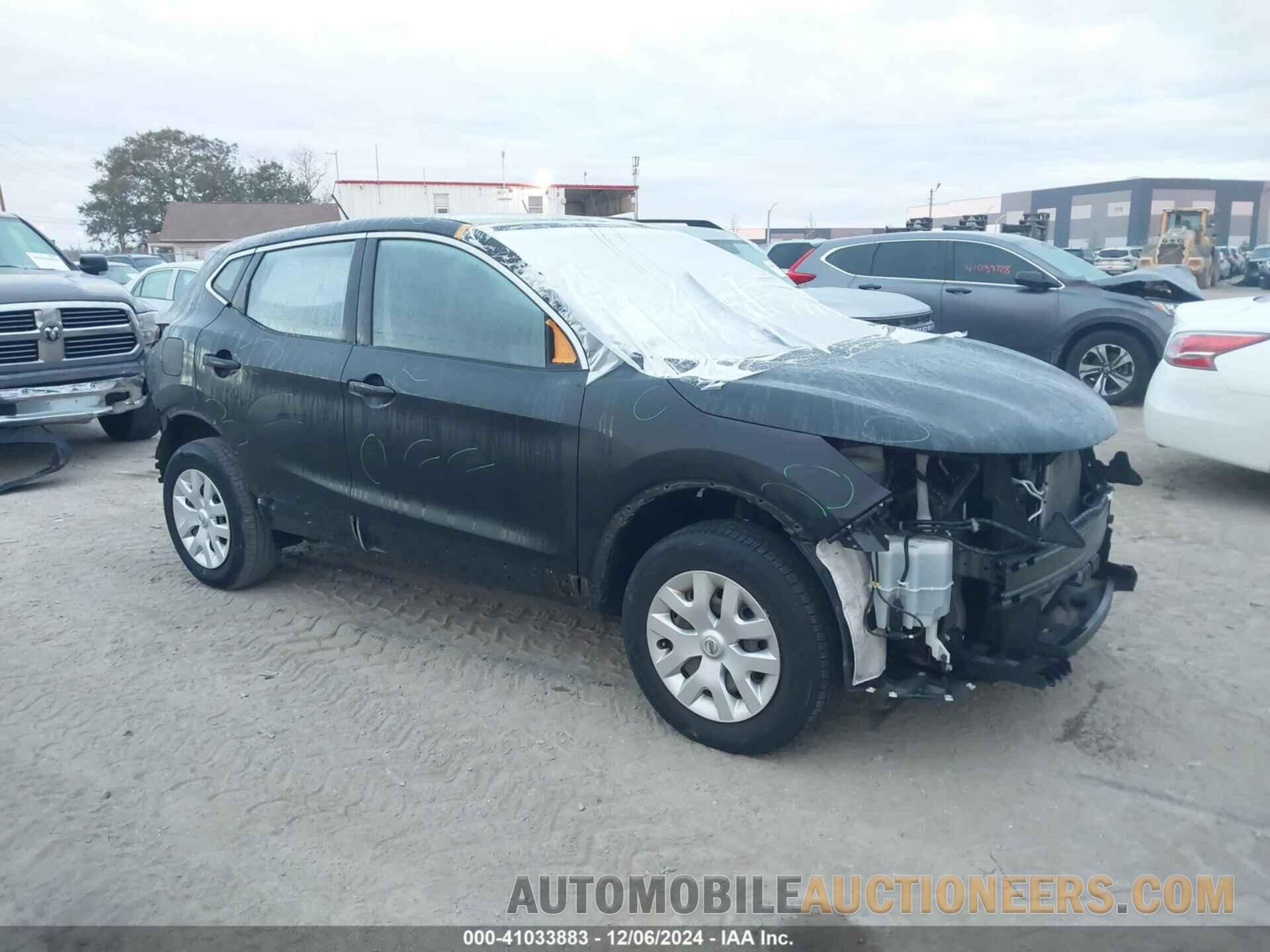 JN1BJ1CP7HW001842 NISSAN ROGUE SPORT 2017