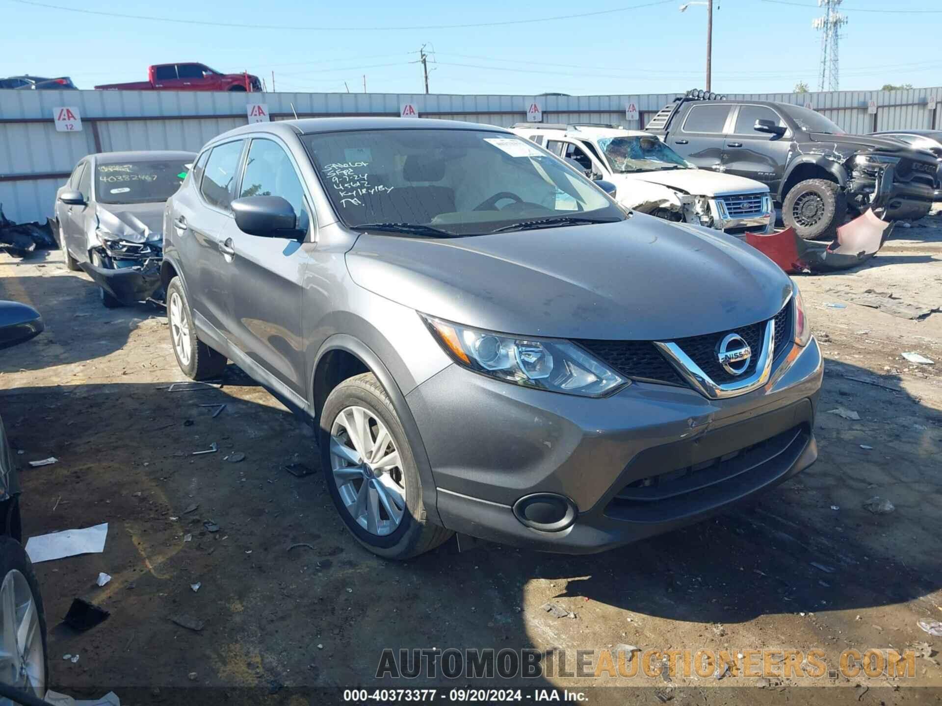 JN1BJ1CP7HW018592 NISSAN ROGUE SPORT 2017