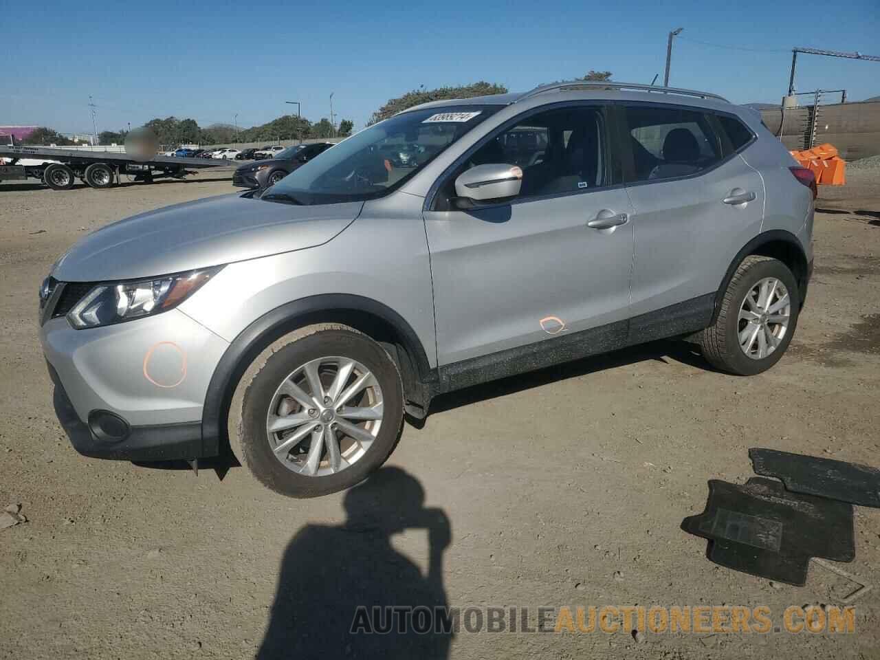 JN1BJ1CP7HW028734 NISSAN ROGUE 2017