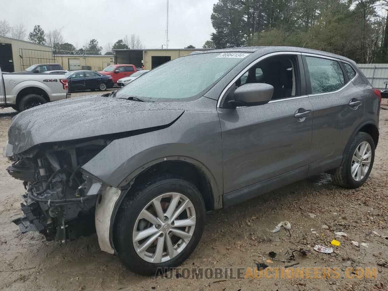 JN1BJ1CP7JW151553 NISSAN ROGUE 2018