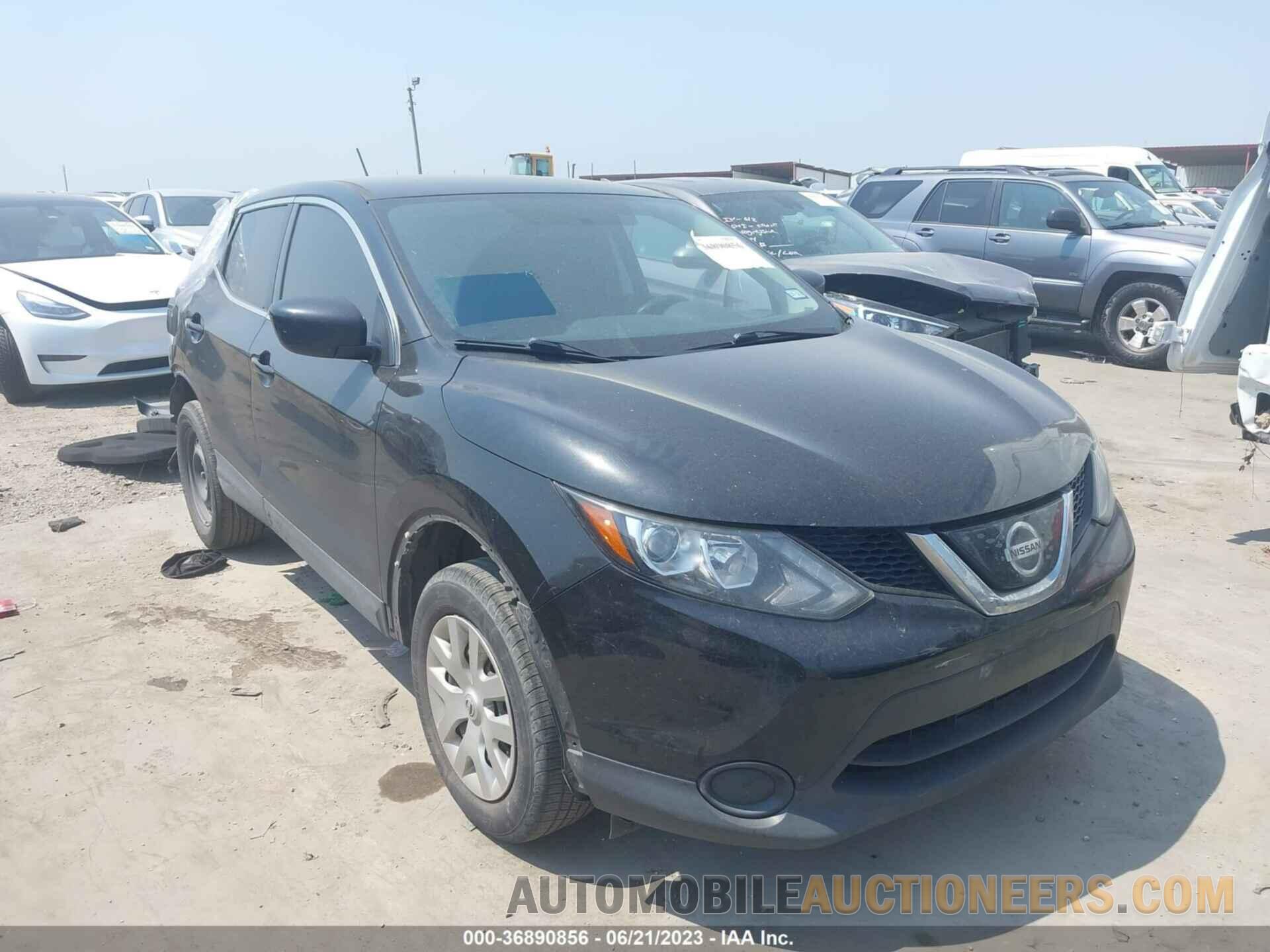 JN1BJ1CP7JW155327 NISSAN ROGUE SPORT 2018