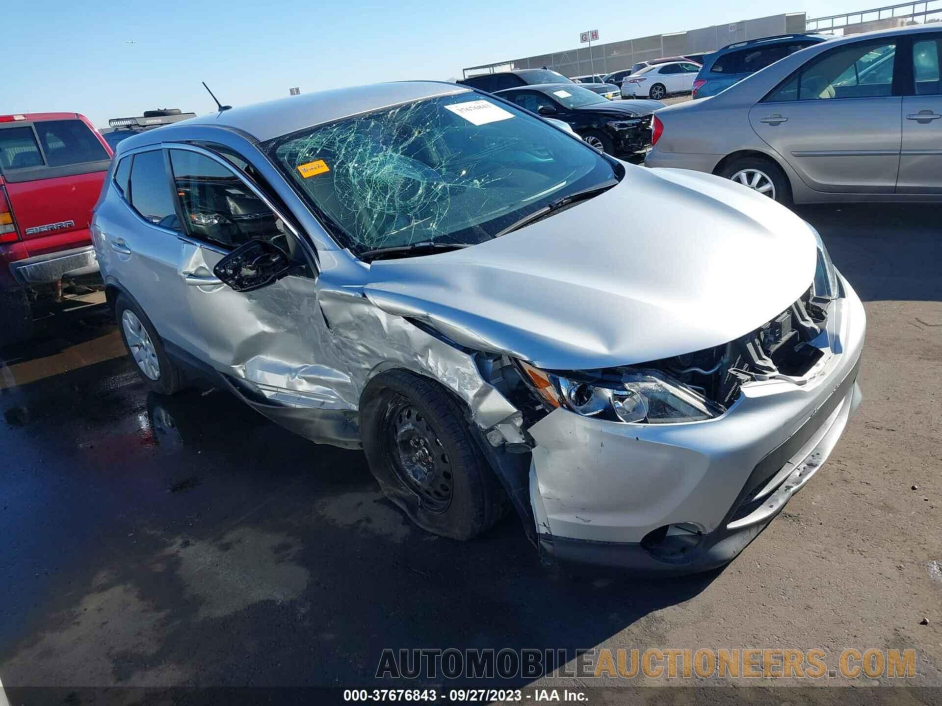 JN1BJ1CP7JW158096 NISSAN ROGUE SPORT 2018