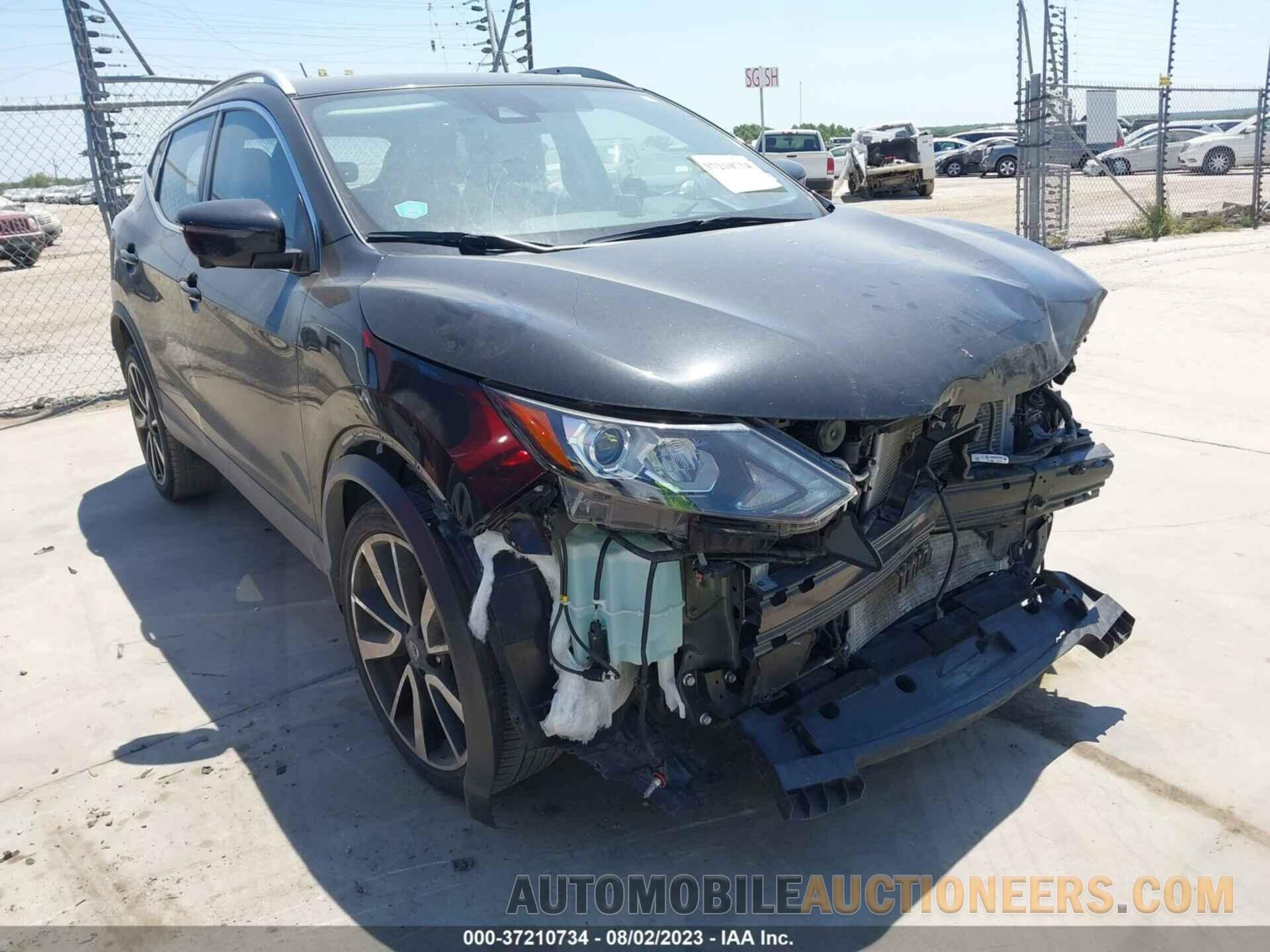 JN1BJ1CP7JW163038 NISSAN ROGUE SPORT 2018