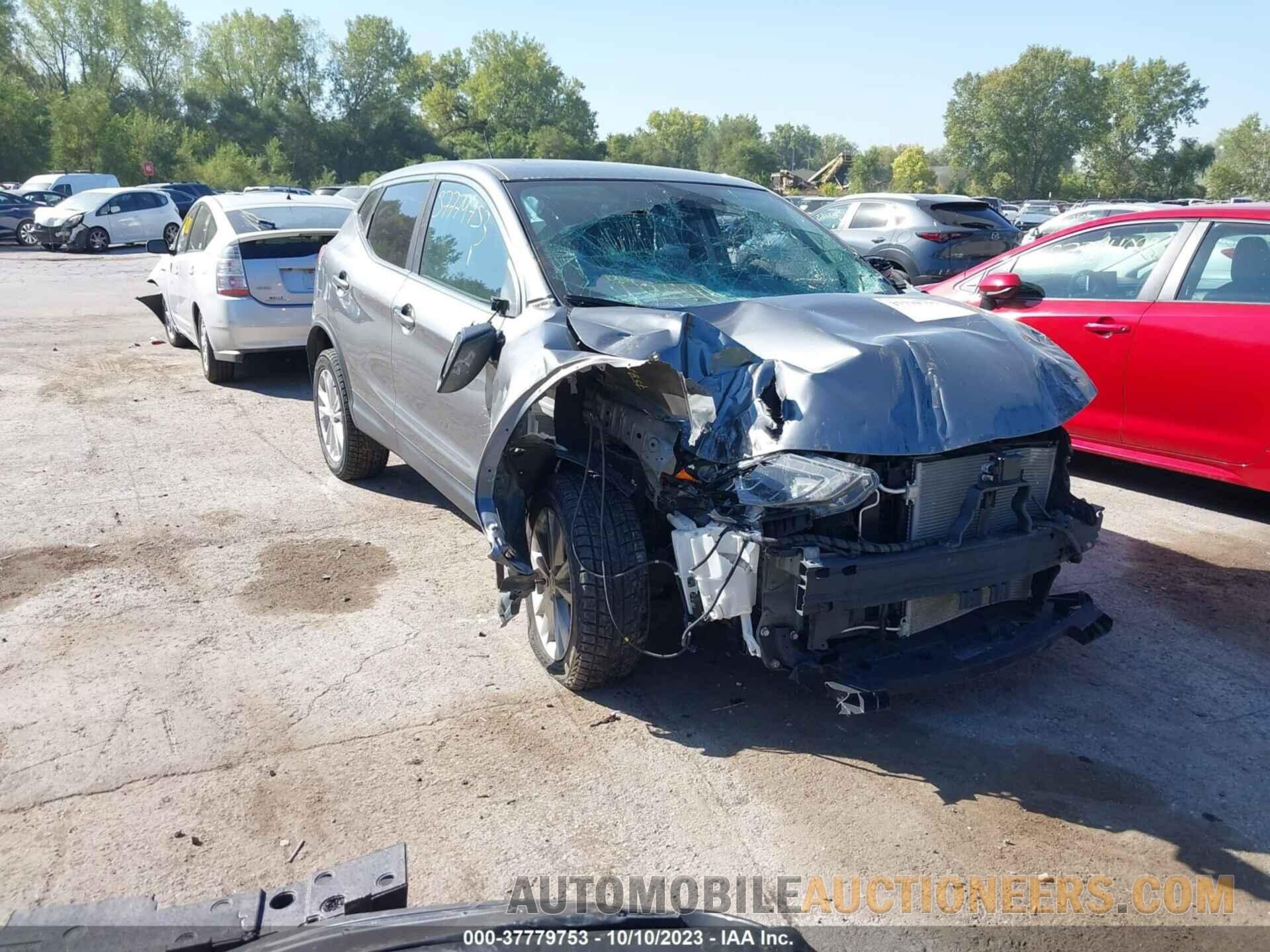 JN1BJ1CP7JW181717 NISSAN ROGUE SPORT 2018