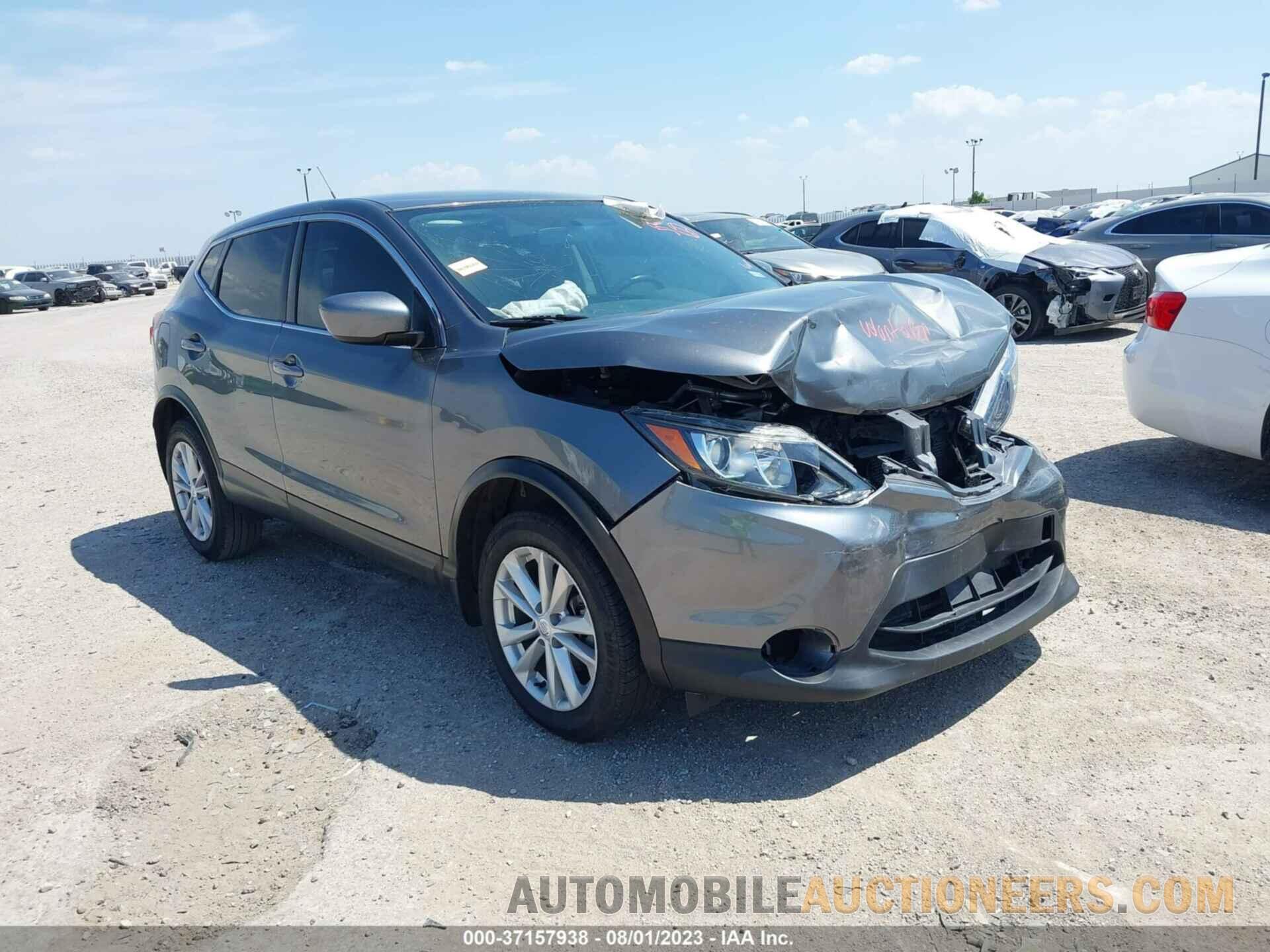 JN1BJ1CP7JW181927 NISSAN ROGUE SPORT 2018