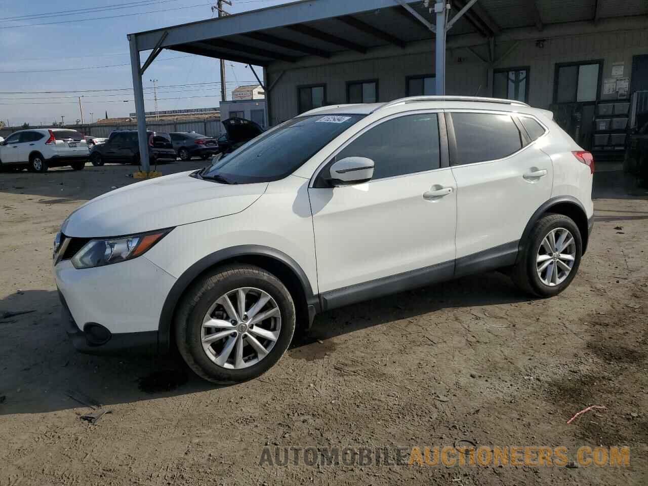 JN1BJ1CP8HW010520 NISSAN ROGUE 2017