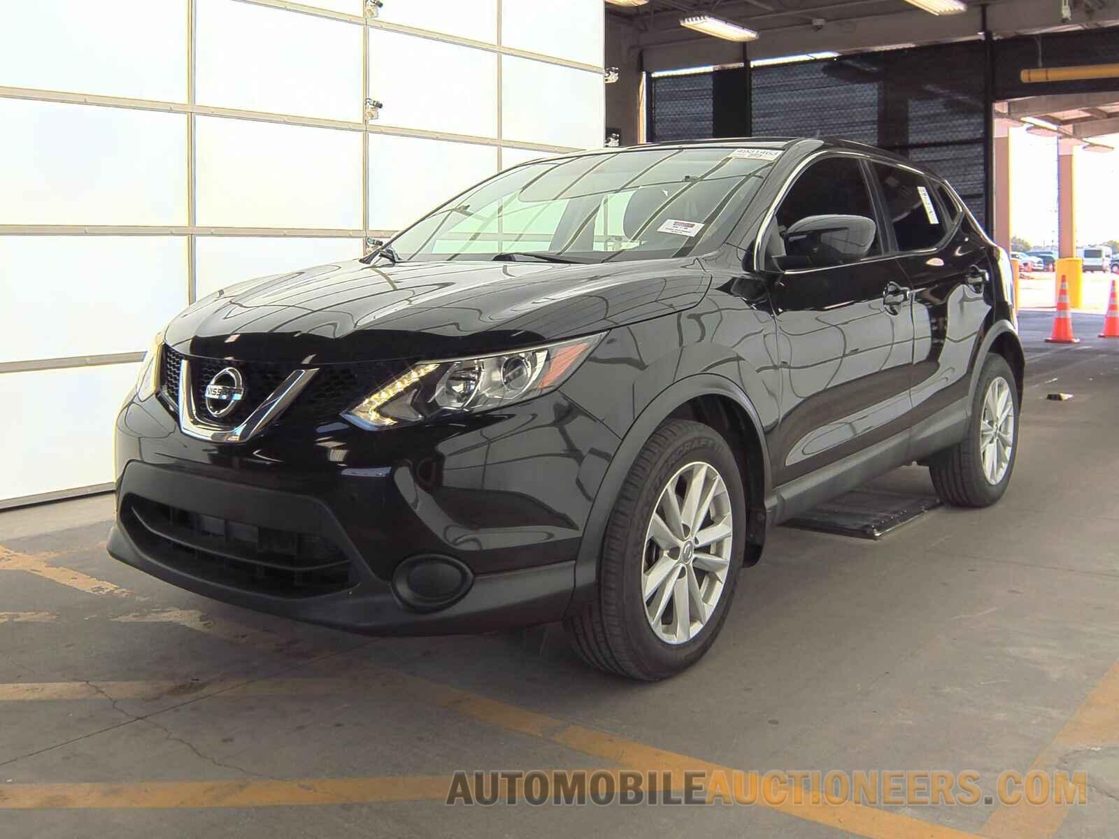 JN1BJ1CP8HW013496 Nissan Rogue Sport 2017