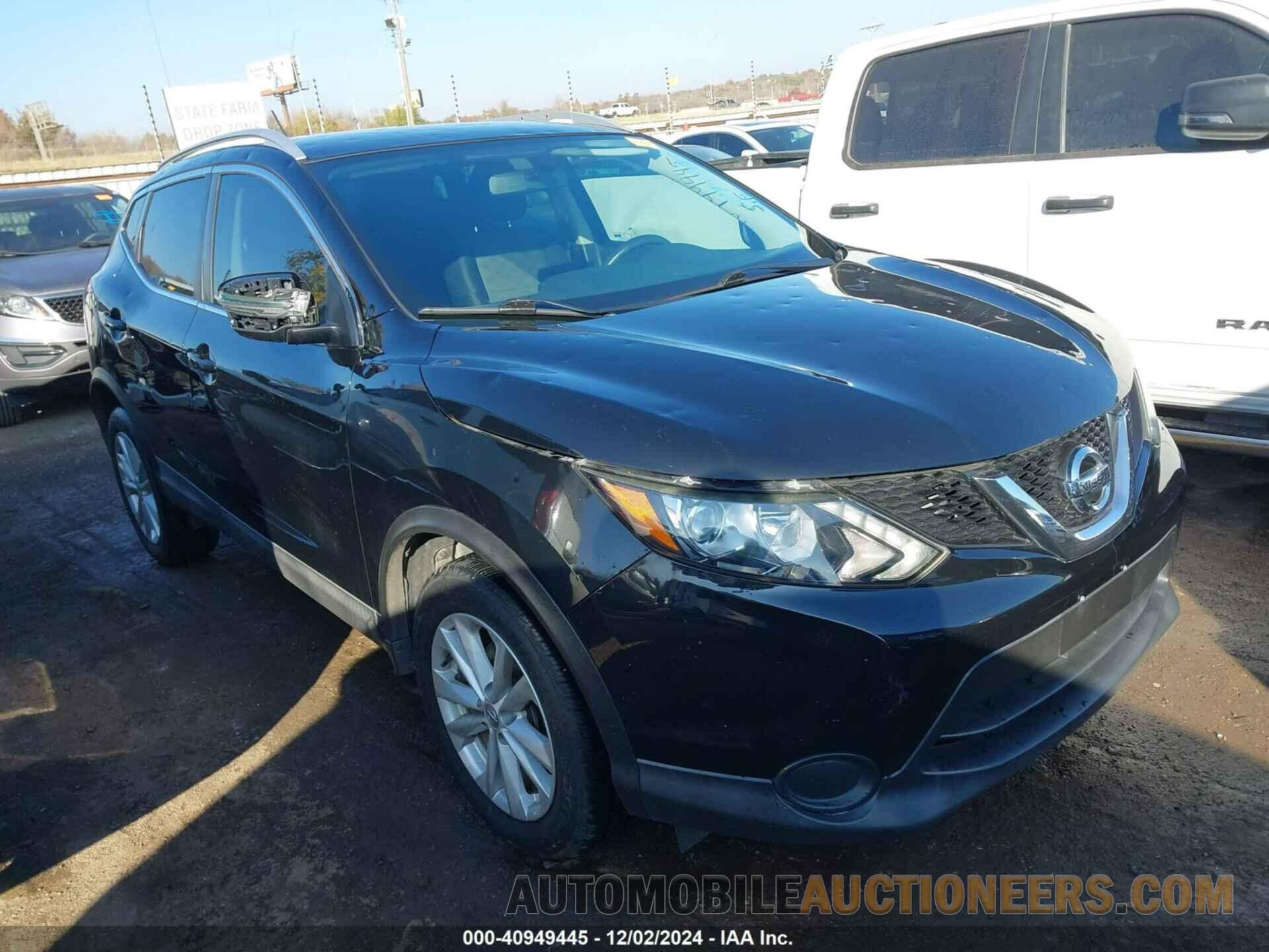 JN1BJ1CP8JW109649 NISSAN ROGUE SPORT 2018