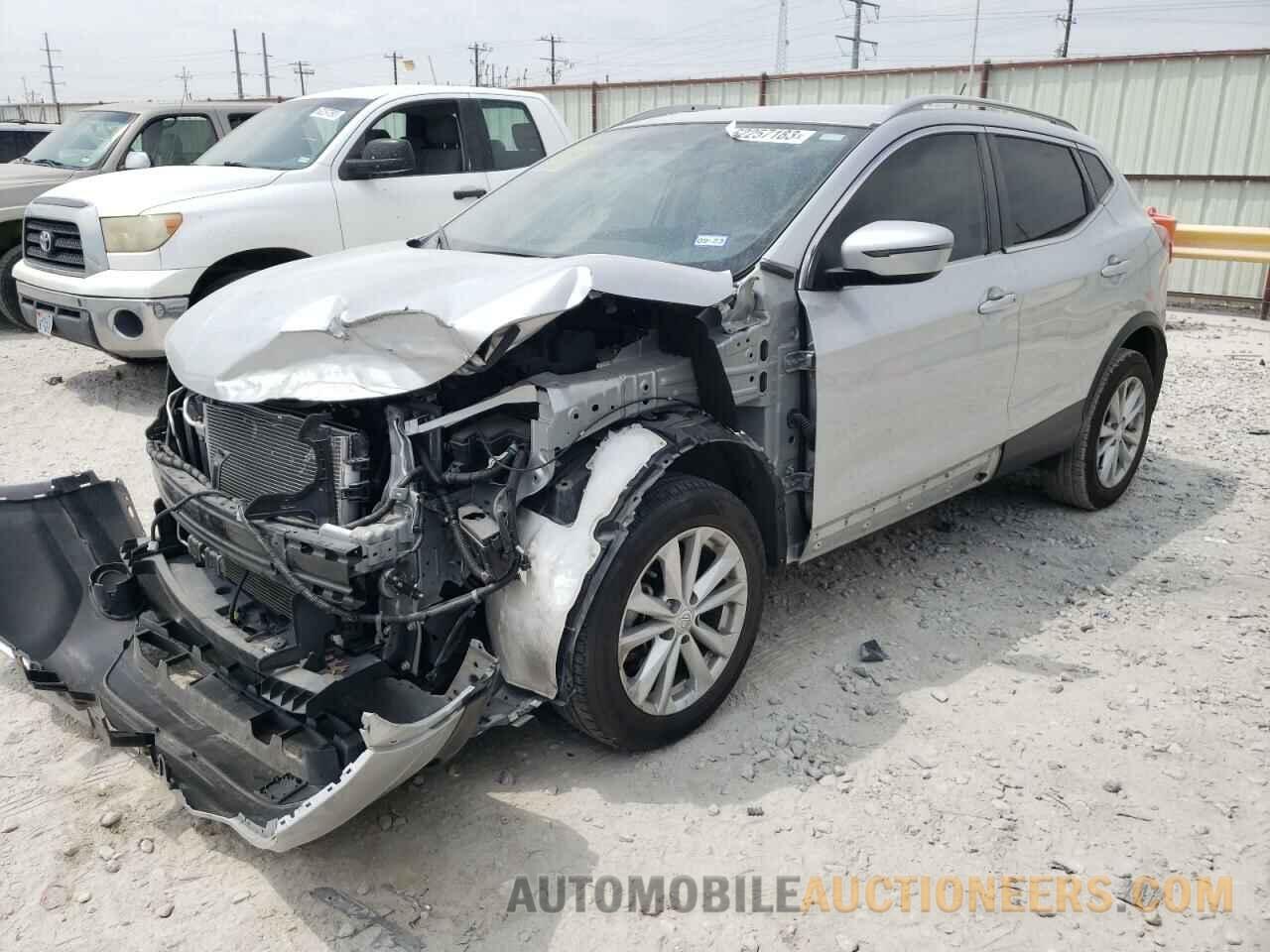 JN1BJ1CP8JW153571 NISSAN ROGUE 2018