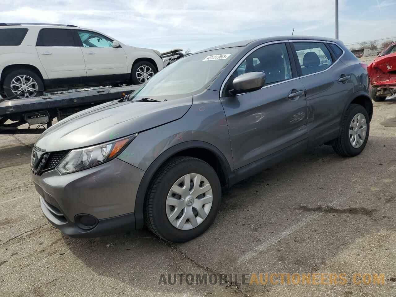 JN1BJ1CP8JW154672 NISSAN ROGUE 2018