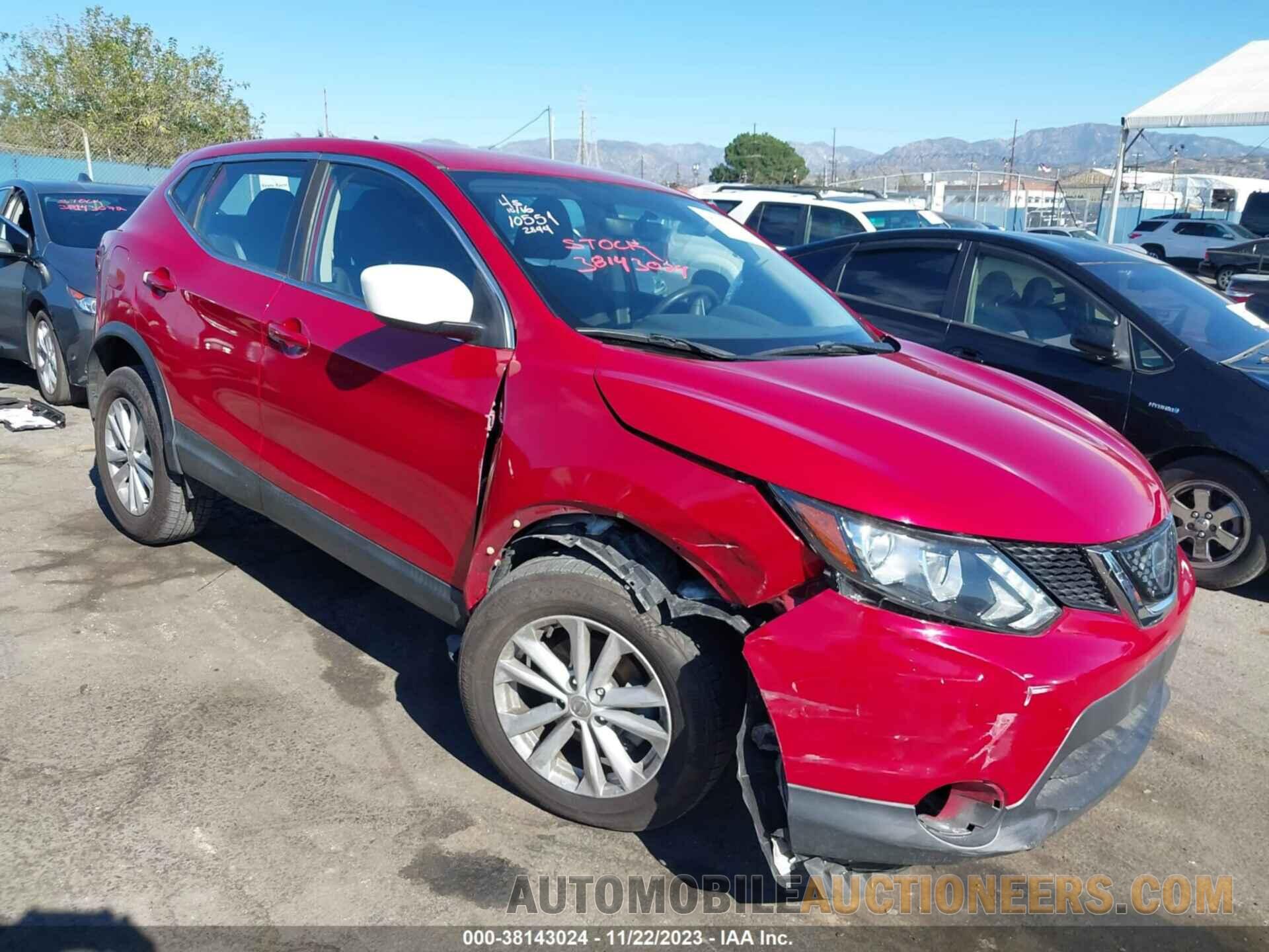 JN1BJ1CP8JW182844 NISSAN ROGUE SPORT 2018