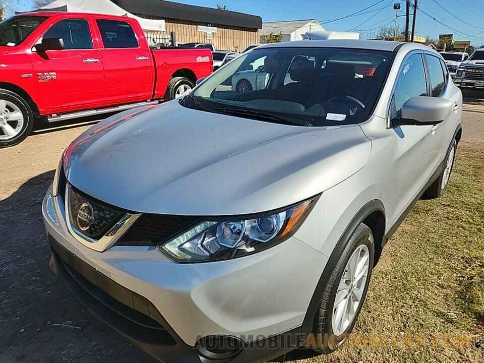 JN1BJ1CP8JW184142 Nissan Rogue Sport 2018