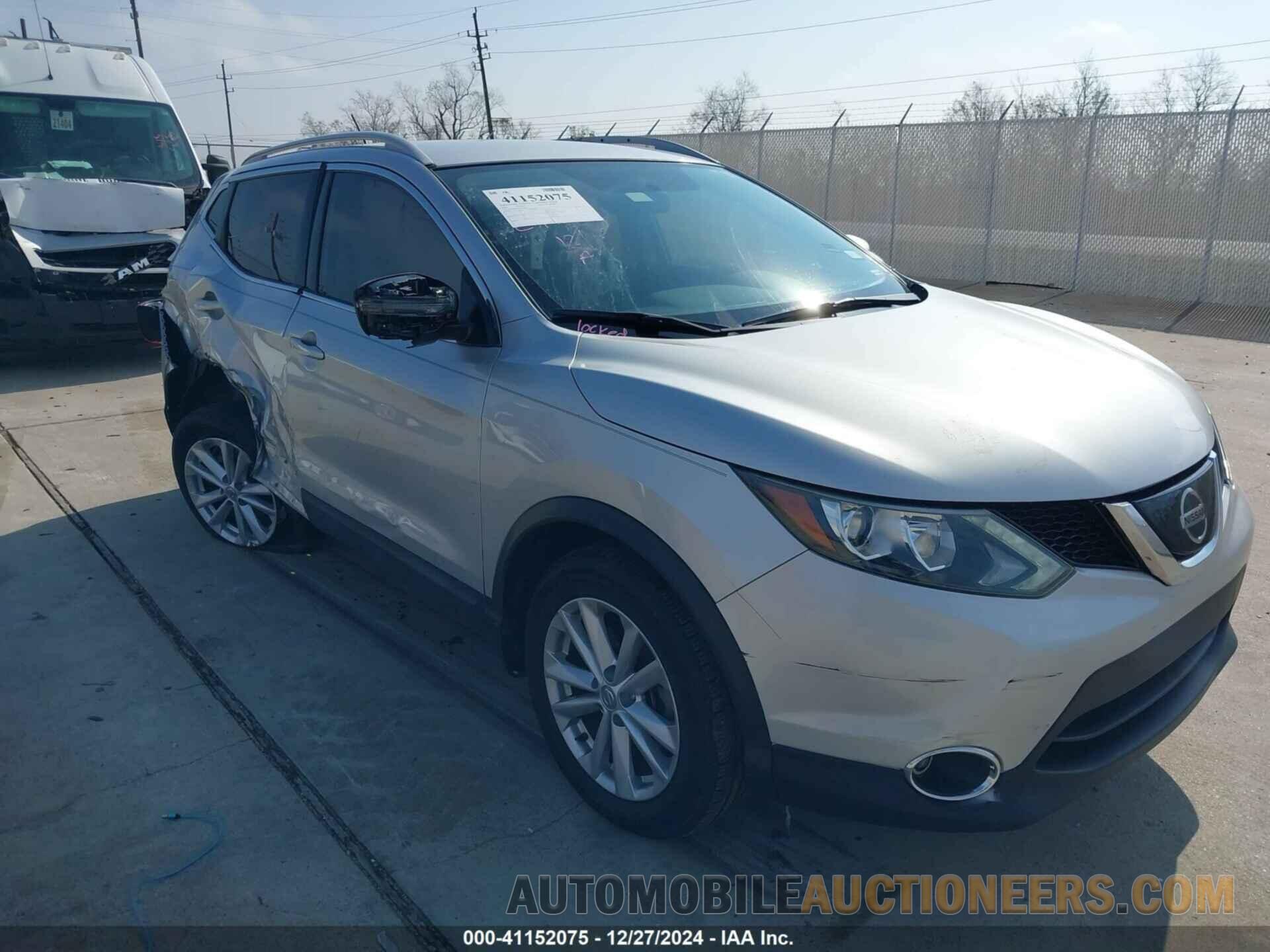 JN1BJ1CP8JW184996 NISSAN ROGUE SPORT 2018