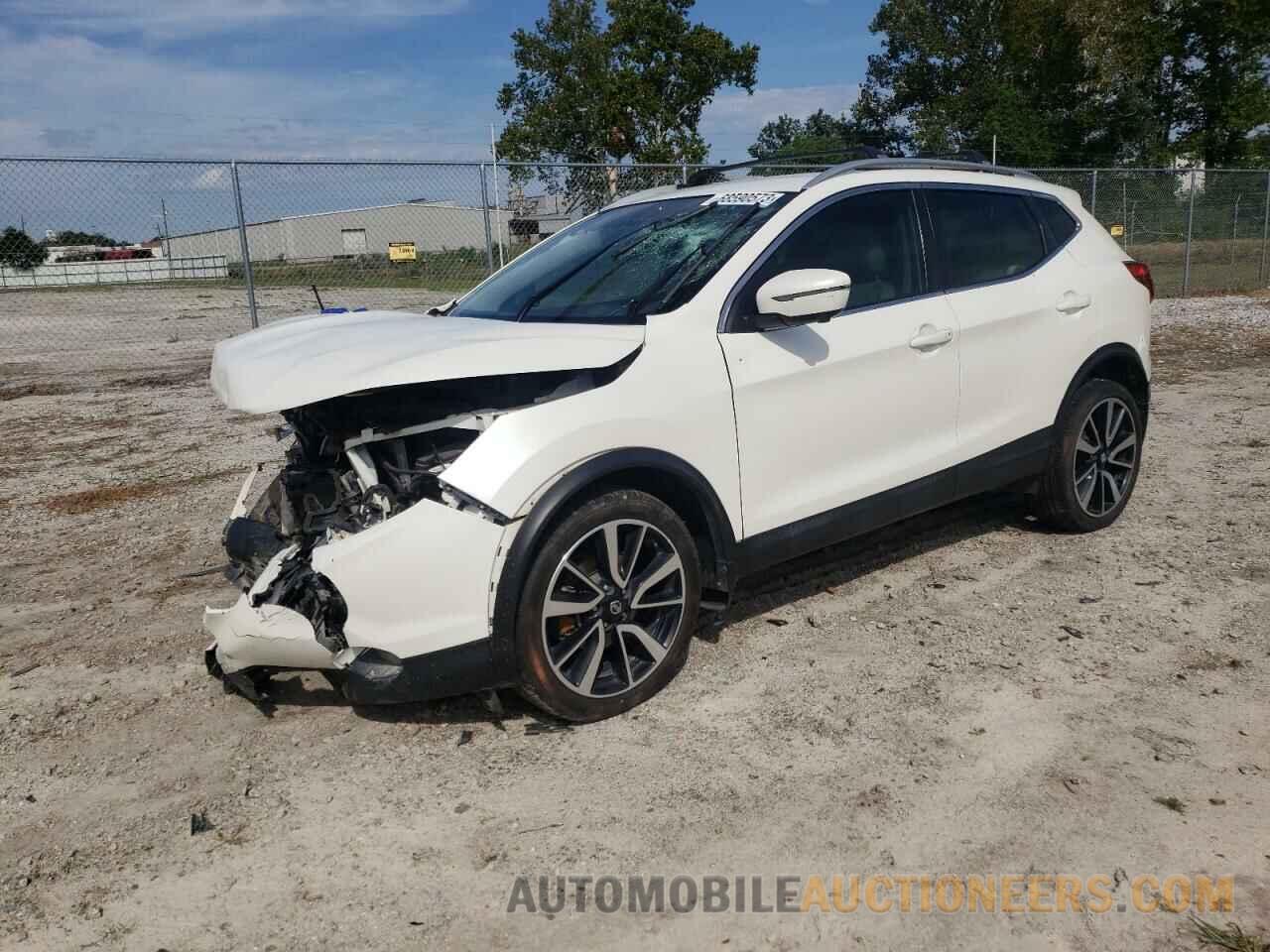 JN1BJ1CP8JW185534 NISSAN ROGUE 2018