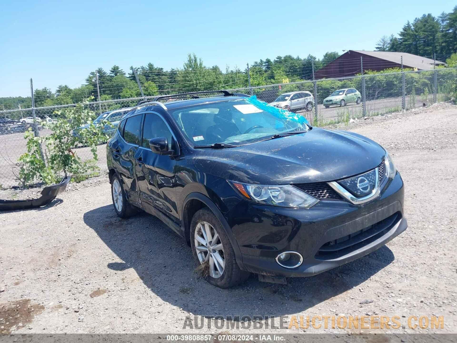 JN1BJ1CP8JW187803 NISSAN ROGUE SPORT 2018