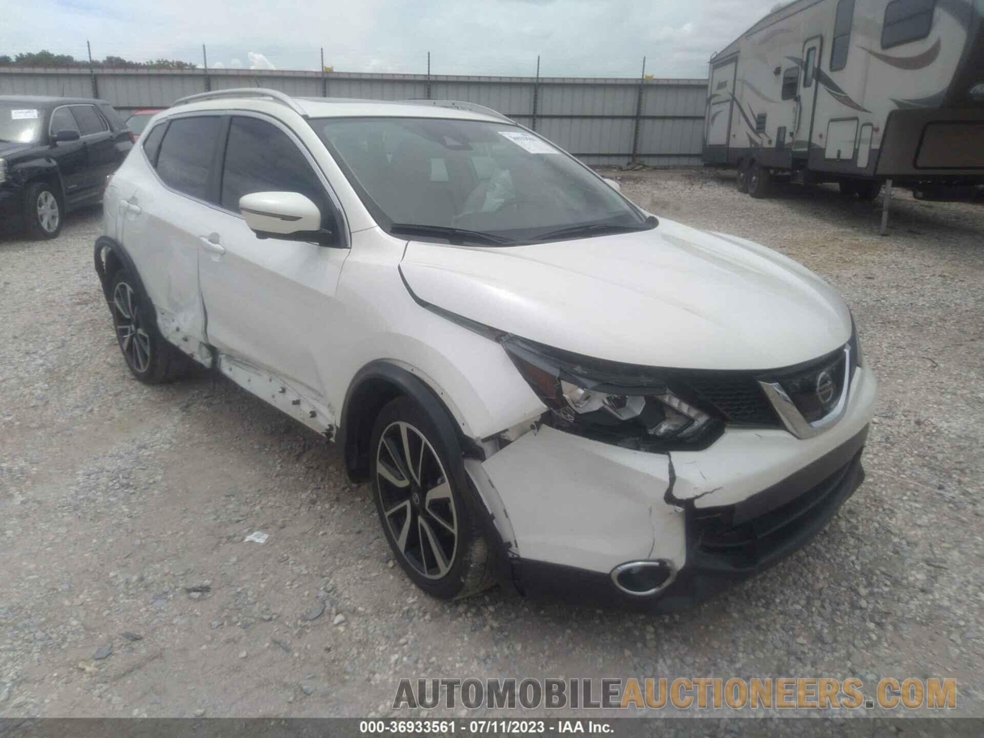 JN1BJ1CP9JW101365 NISSAN ROGUE SPORT 2018