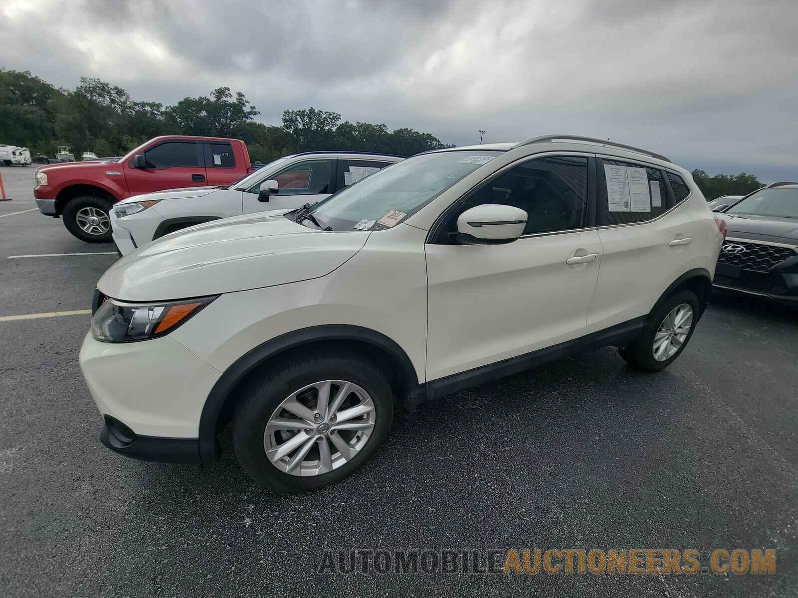 JN1BJ1CP9JW163929 Nissan Rogue Sport 2018