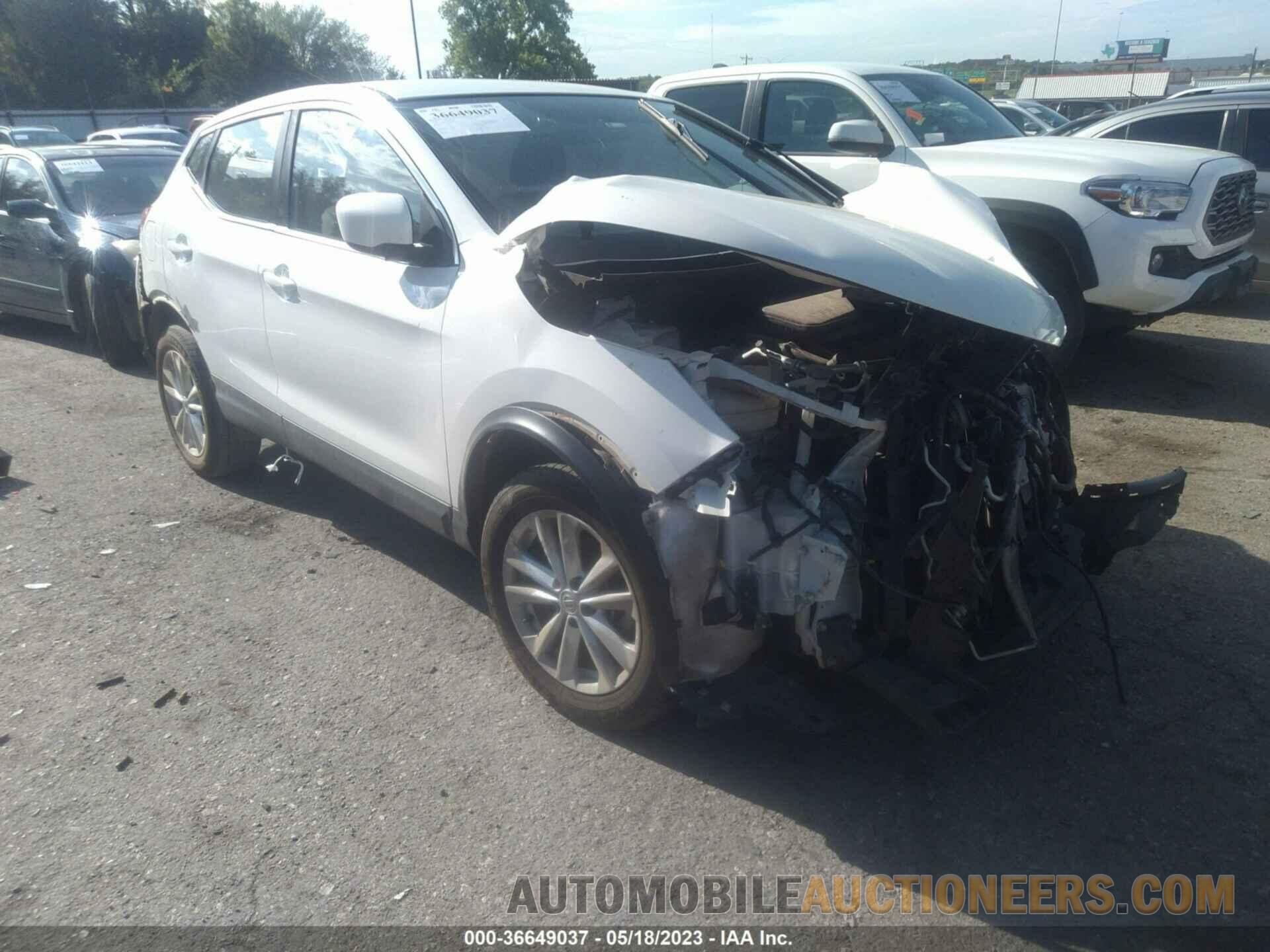 JN1BJ1CP9JW183467 NISSAN ROGUE SPORT 2018