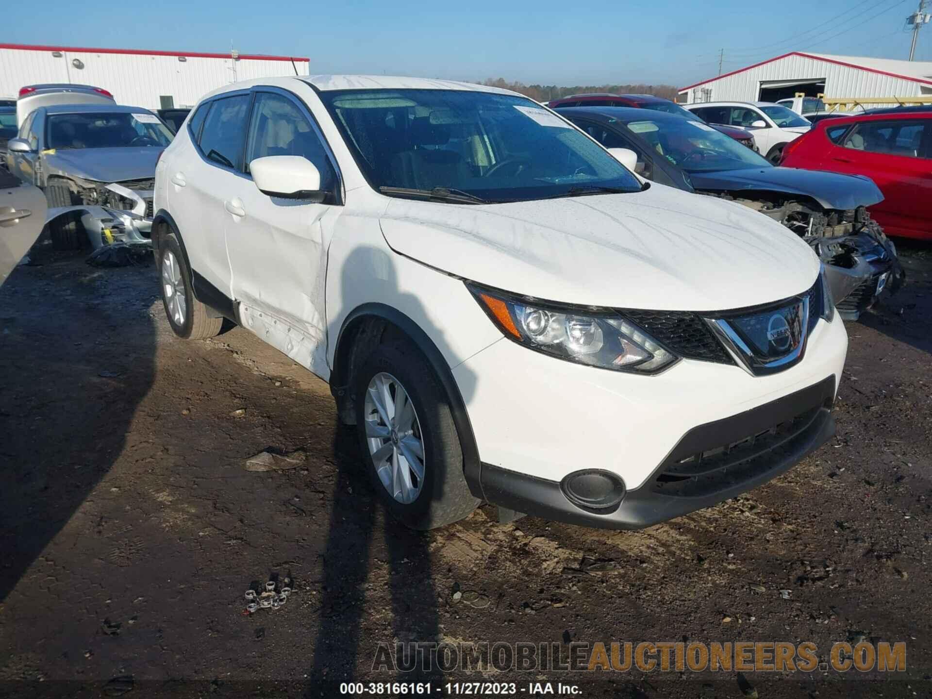 JN1BJ1CP9JW188216 NISSAN ROGUE SPORT 2018