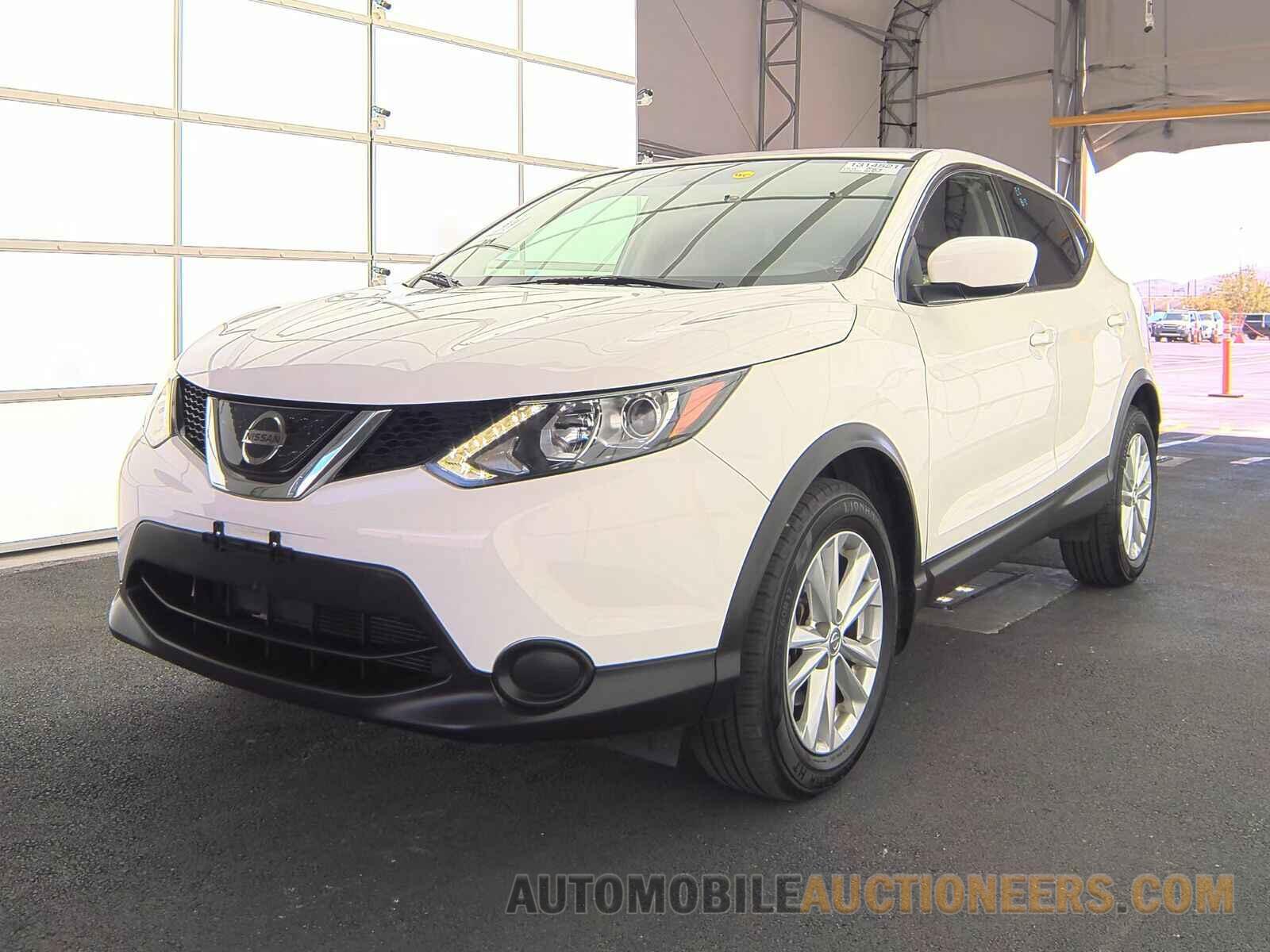 JN1BJ1CP9JW193349 Nissan Rogue Sport 2018