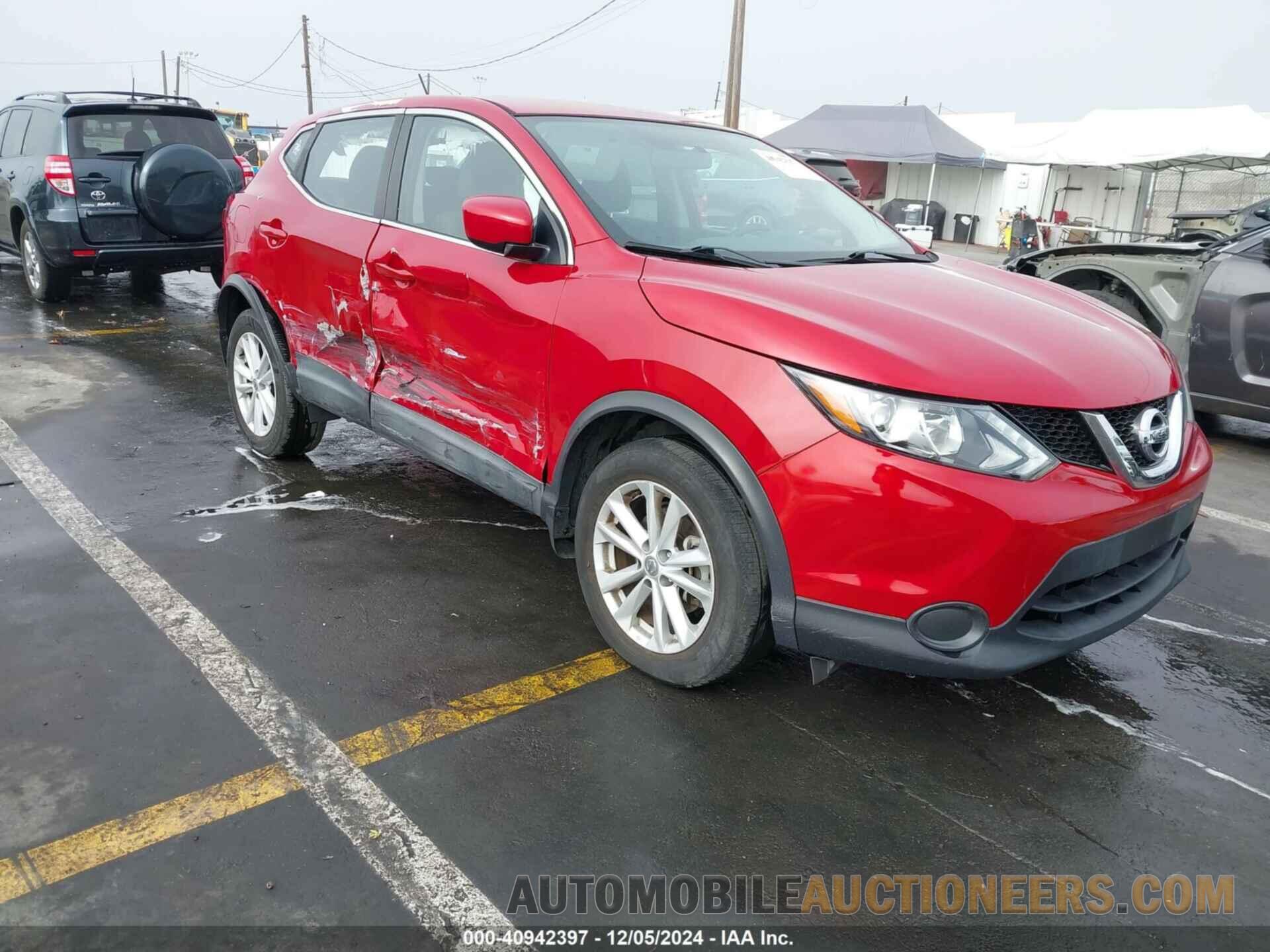 JN1BJ1CPXHW010261 NISSAN ROGUE SPORT 2017