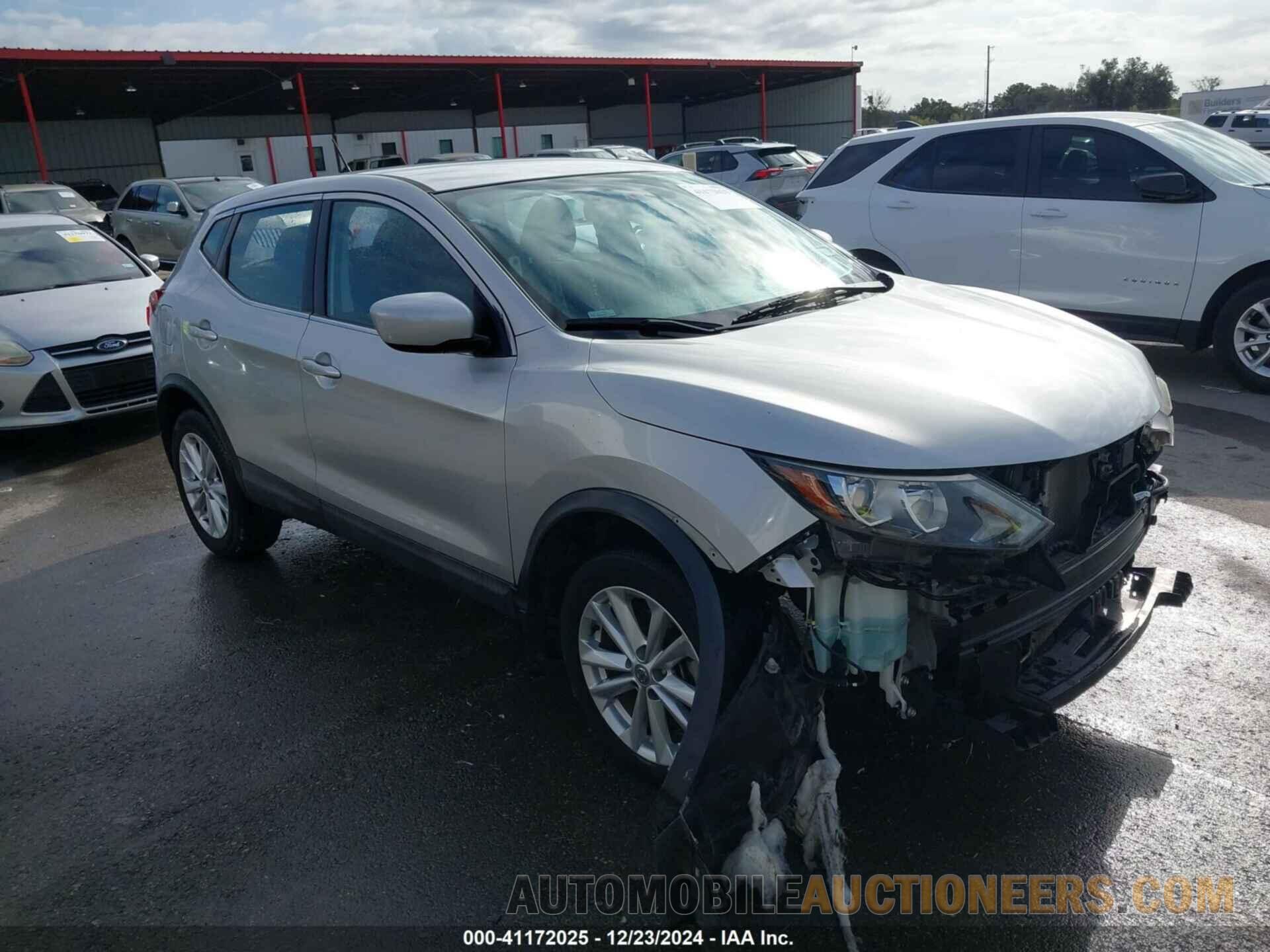 JN1BJ1CPXJW153460 NISSAN ROGUE SPORT 2018