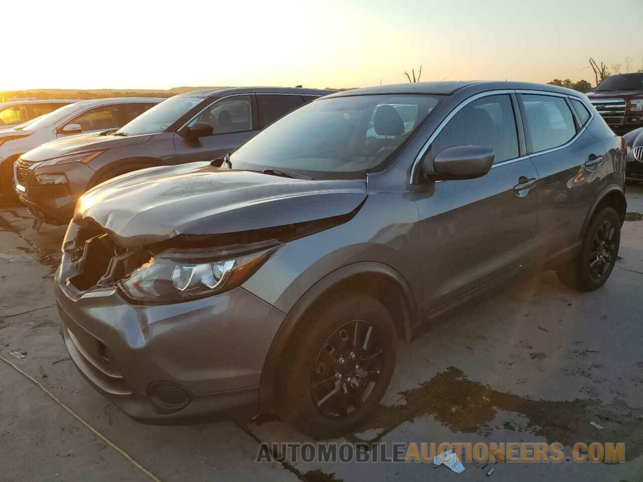 JN1BJ1CPXJW156827 NISSAN ROGUE 2018