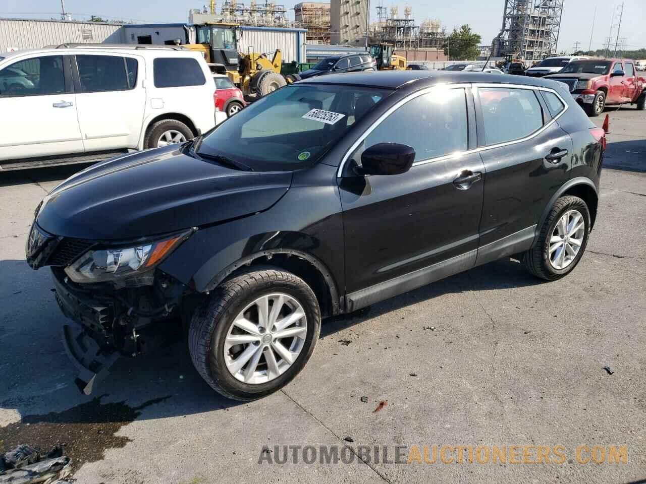 JN1BJ1CPXJW158092 NISSAN ROGUE 2018