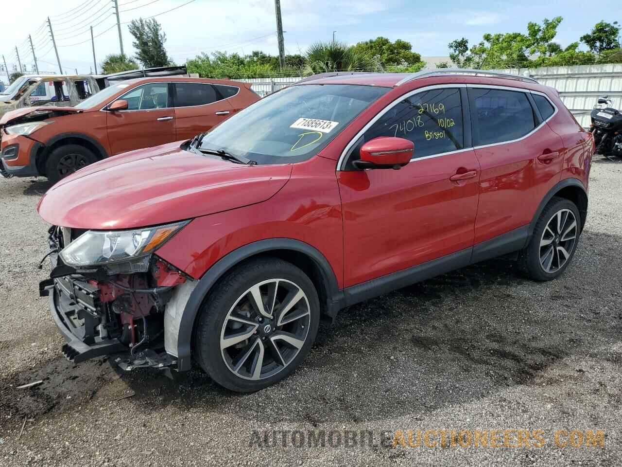 JN1BJ1CPXJW160943 NISSAN ROGUE 2018