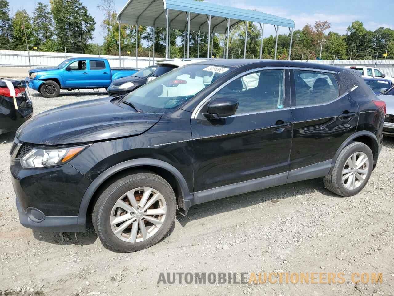 JN1BJ1CPXJW161543 NISSAN ROGUE 2018