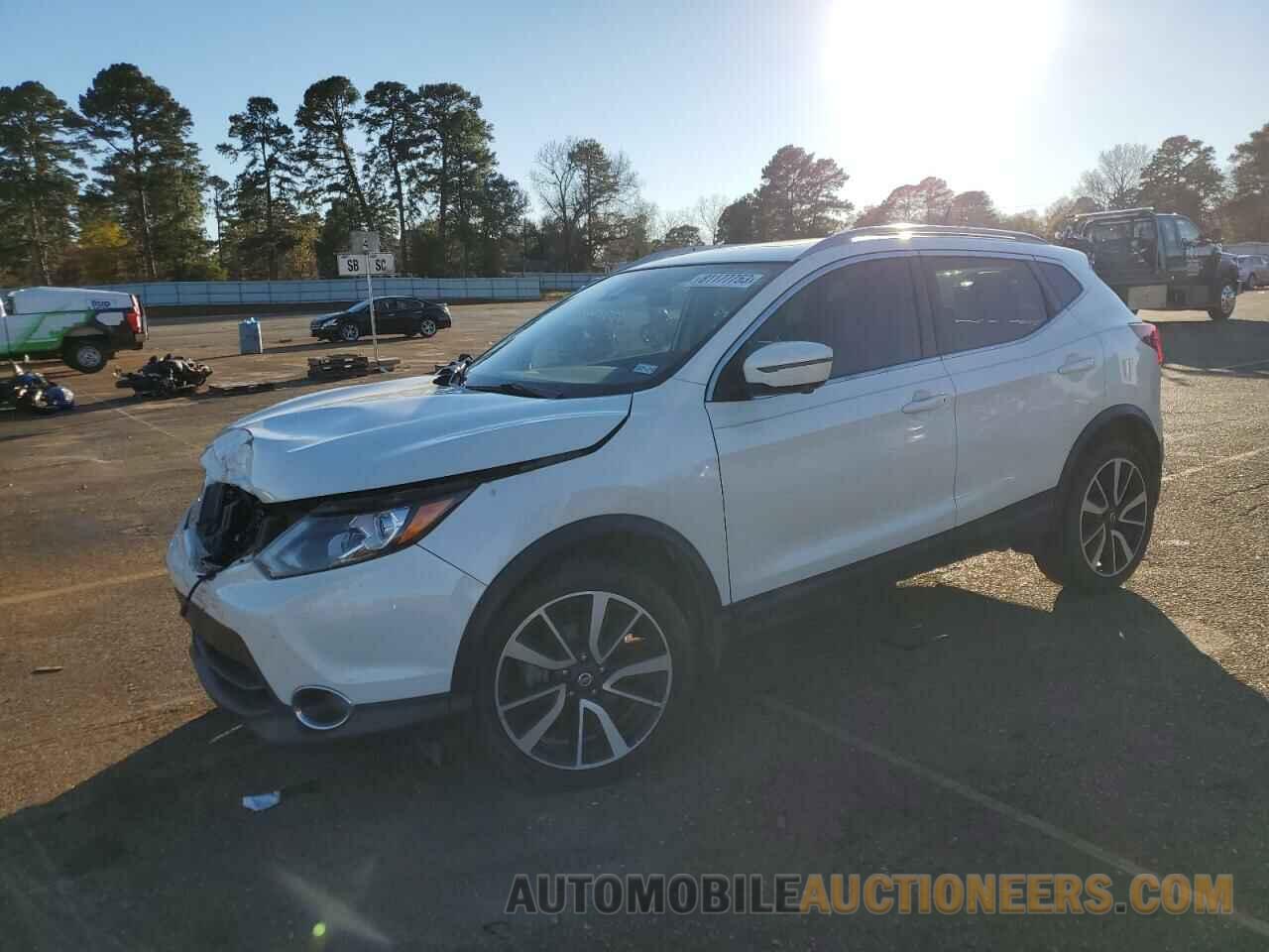 JN1BJ1CPXJW183266 NISSAN ROGUE 2018