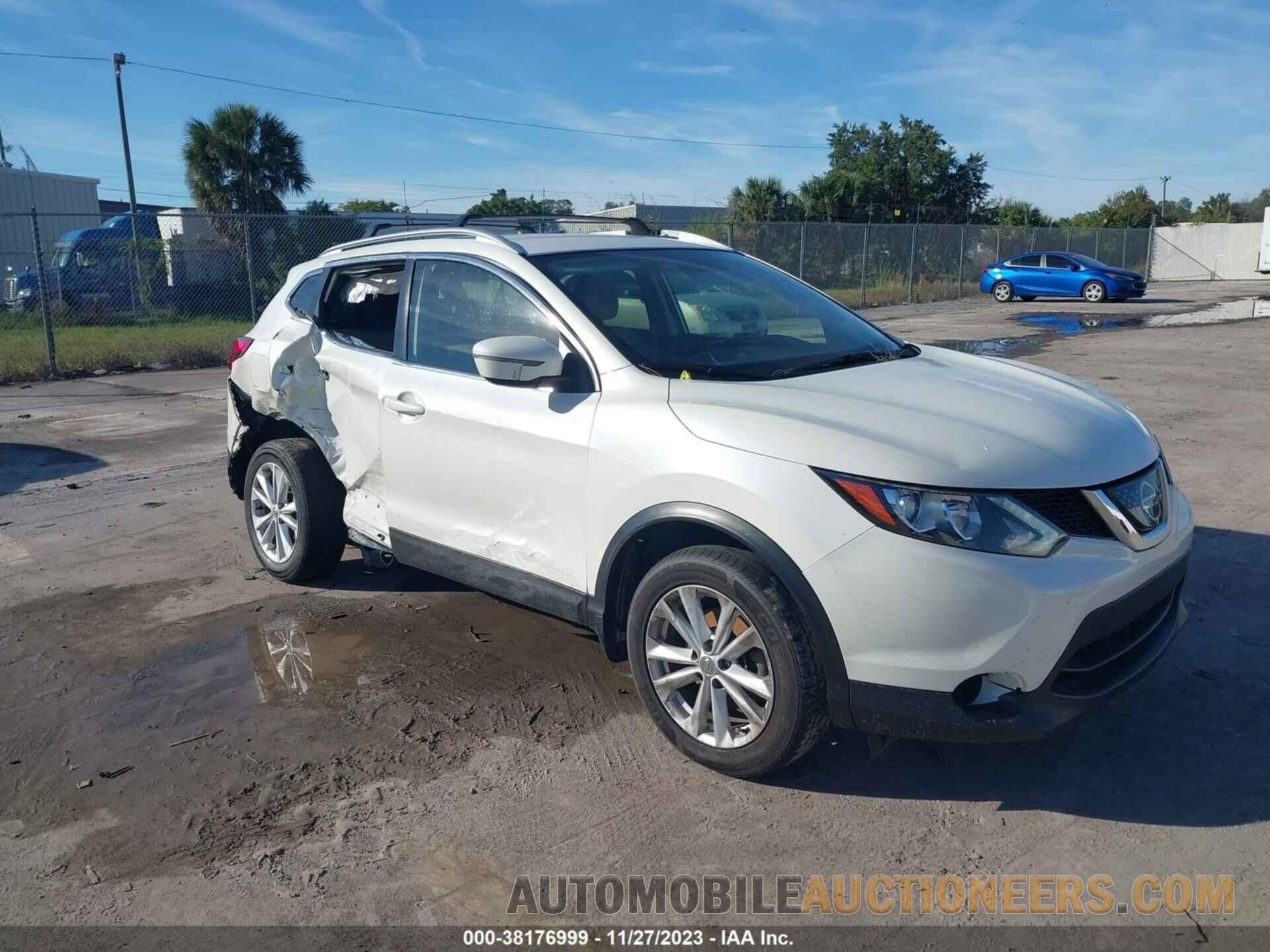 JN1BJ1CPXJW186443 NISSAN ROGUE SPORT 2018