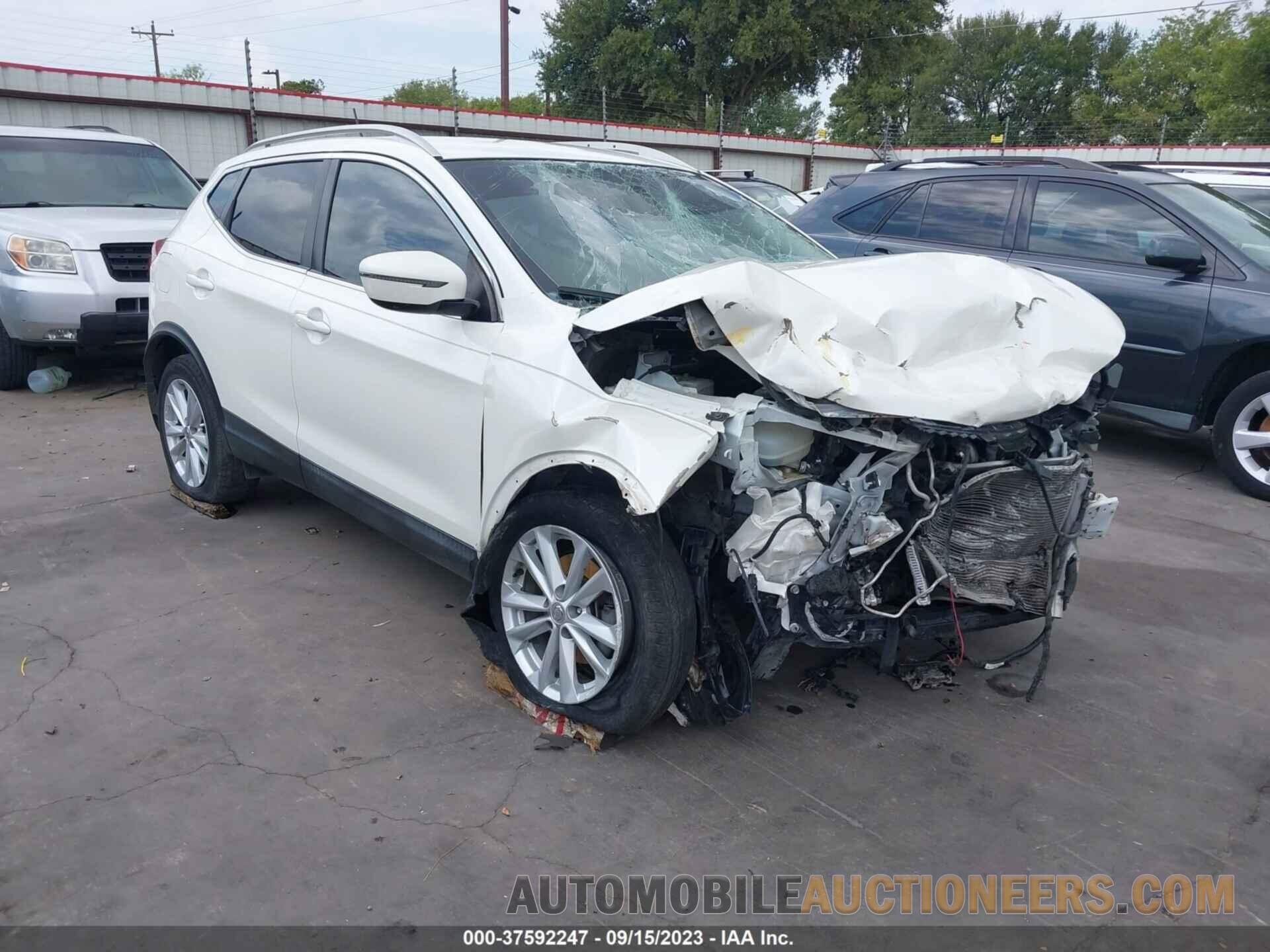 JN1BJ1CPXJW192713 NISSAN ROGUE SPORT 2018