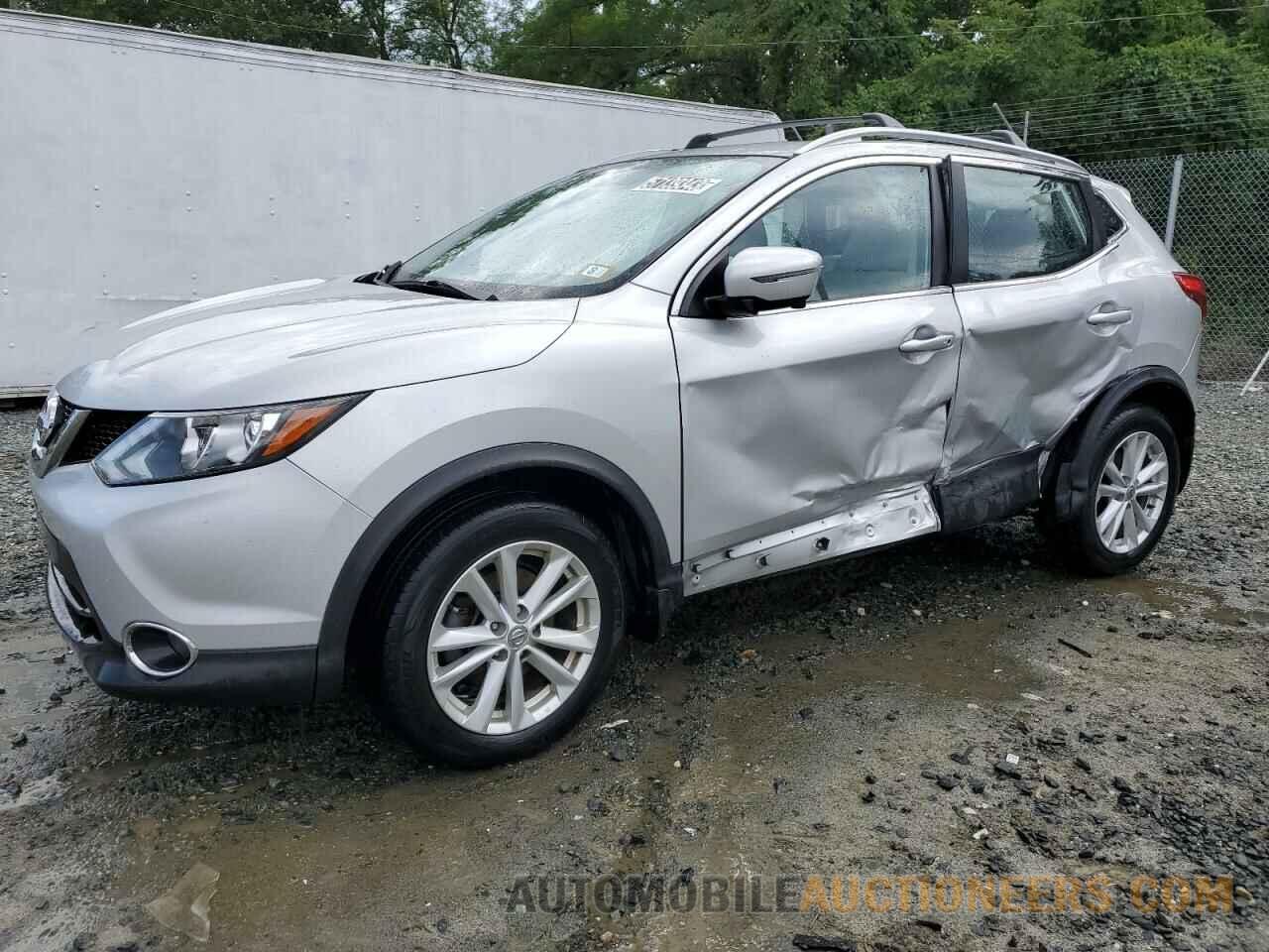 JN1BJ1CR0JW208449 NISSAN ROGUE 2018