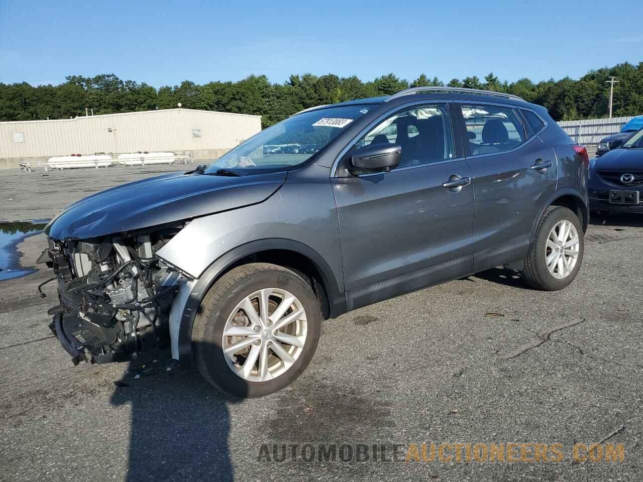 JN1BJ1CR0JW267615 NISSAN ROGUE 2018