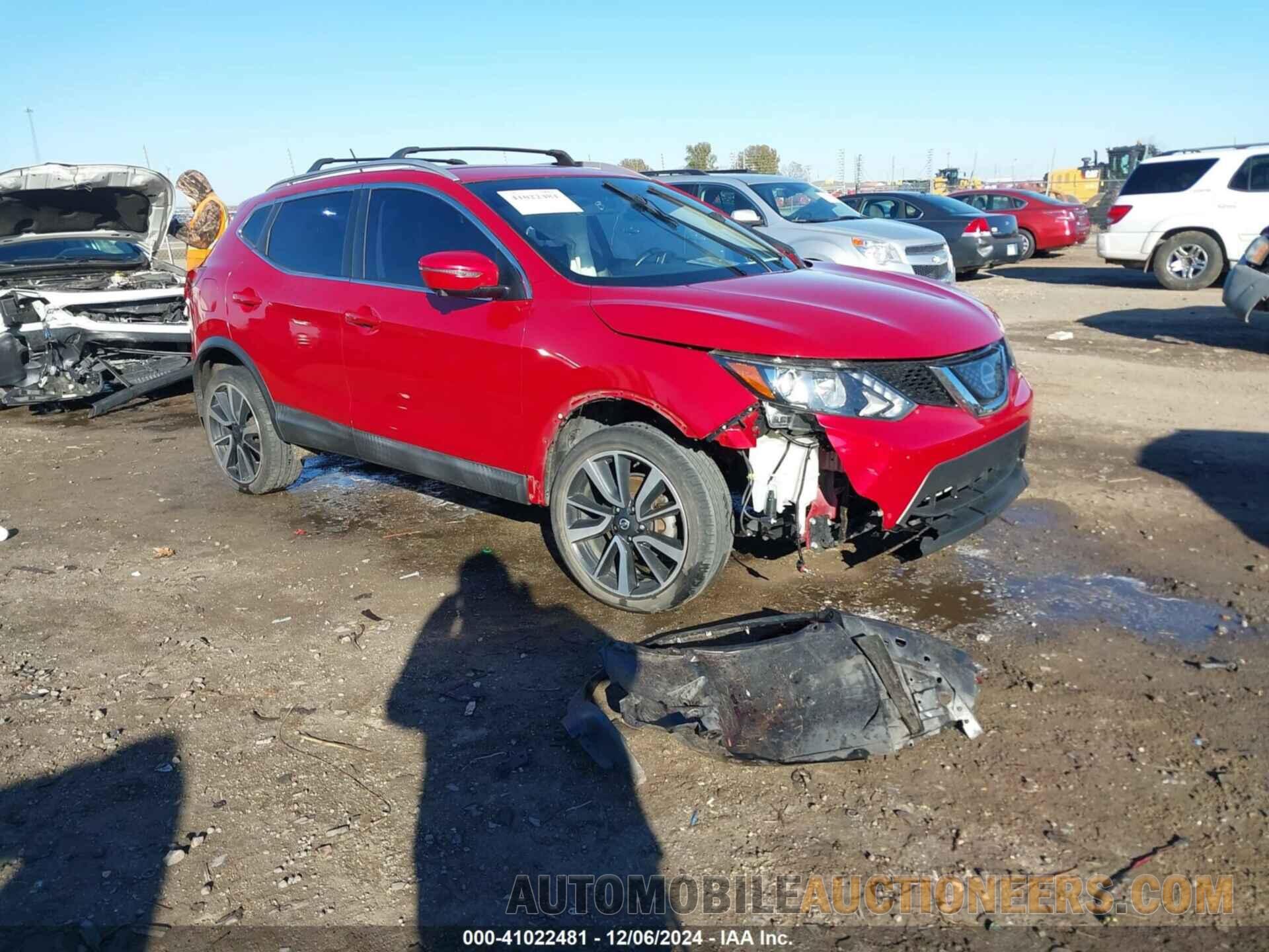 JN1BJ1CR0JW284527 NISSAN ROGUE SPORT 2018