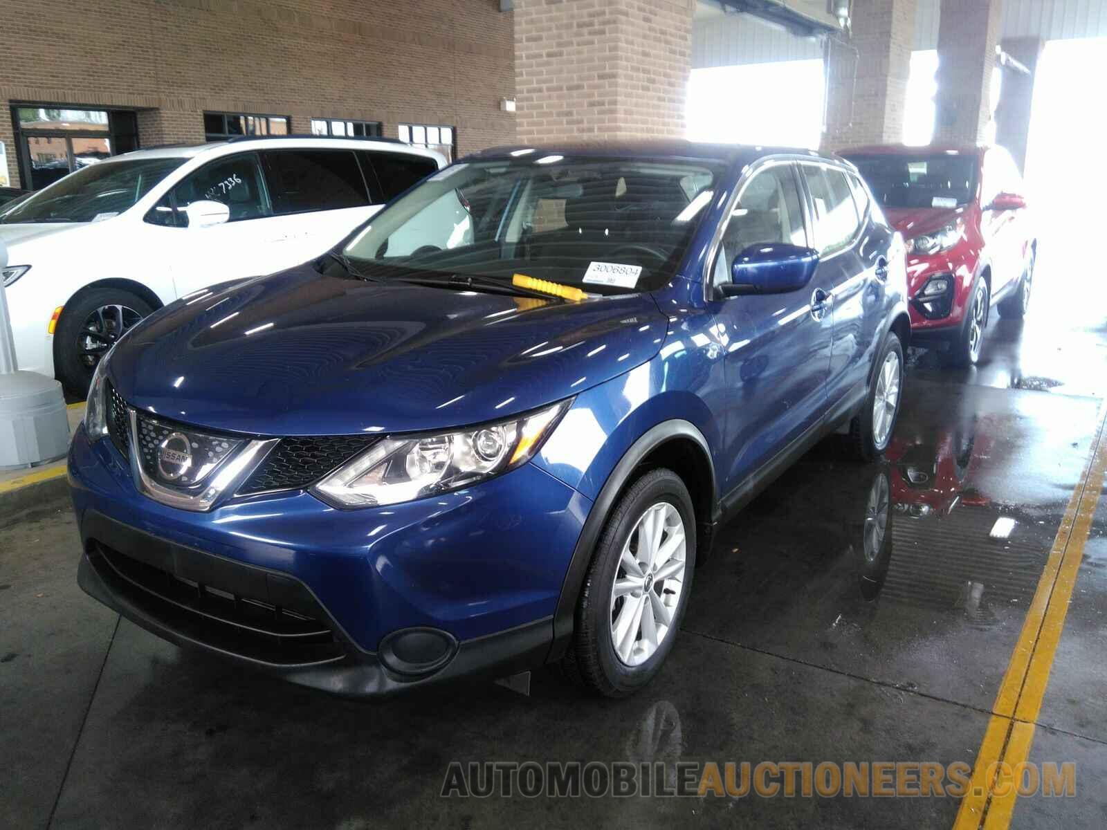 JN1BJ1CR0JW285953 Nissan Rogue Sport 2018