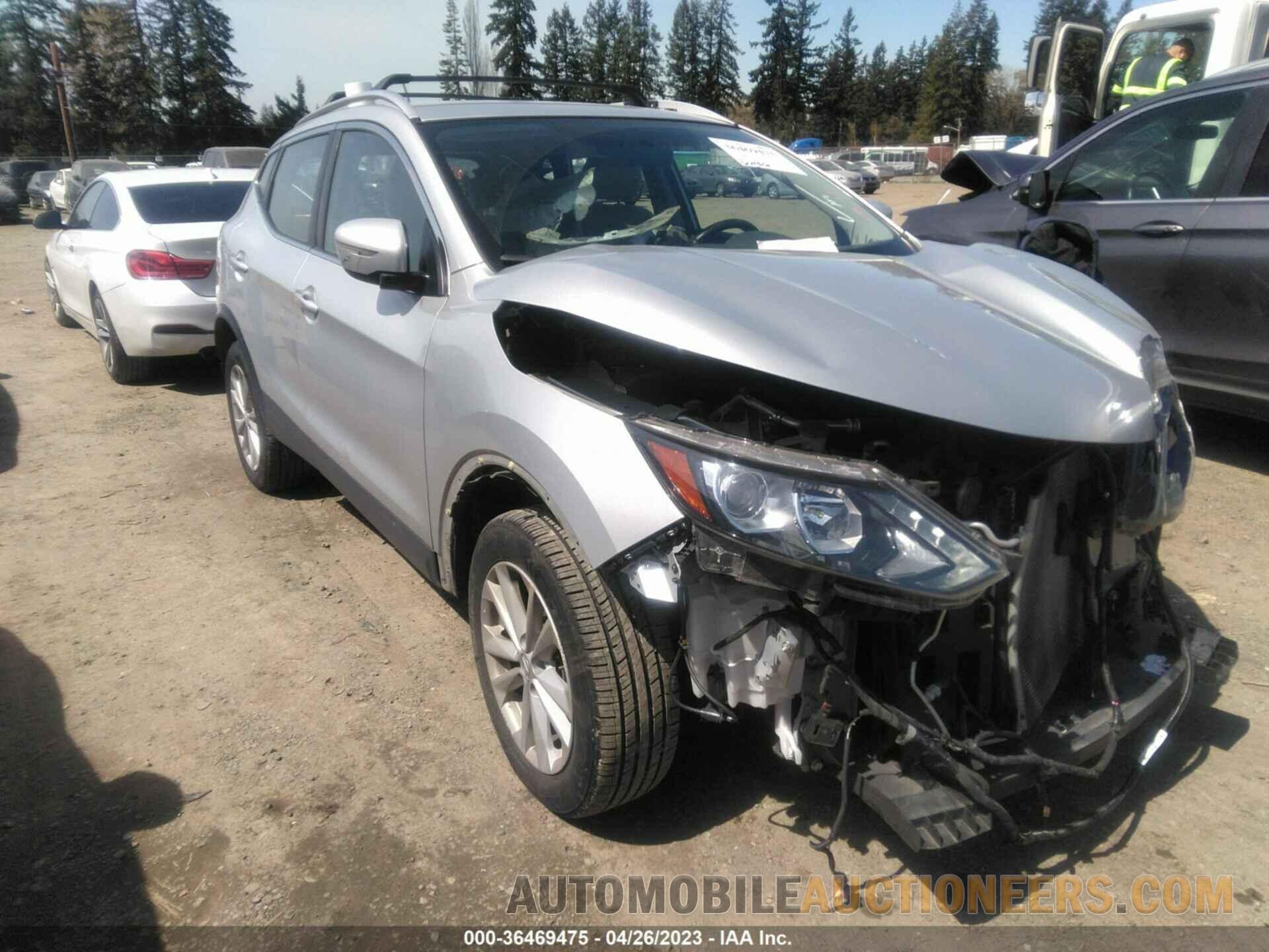 JN1BJ1CR1JW207021 NISSAN ROGUE SPORT 2018