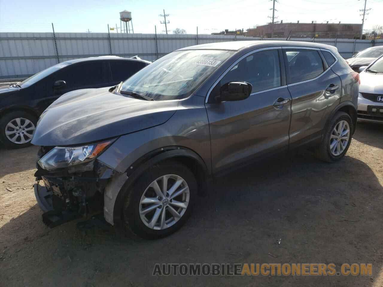 JN1BJ1CR1JW208573 NISSAN ROGUE 2018