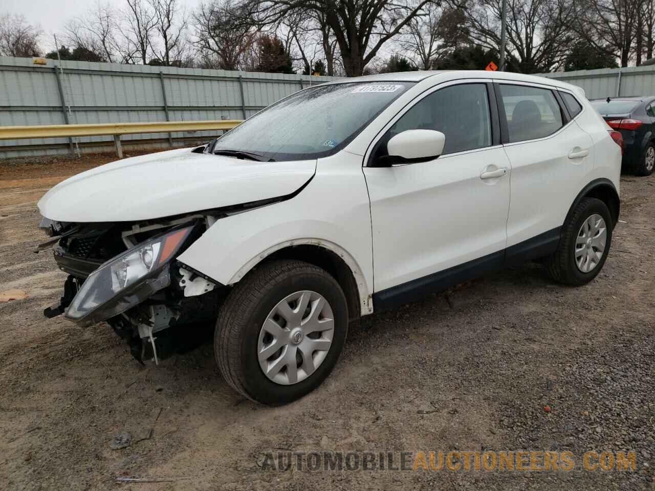 JN1BJ1CR1JW251052 NISSAN ROGUE 2018