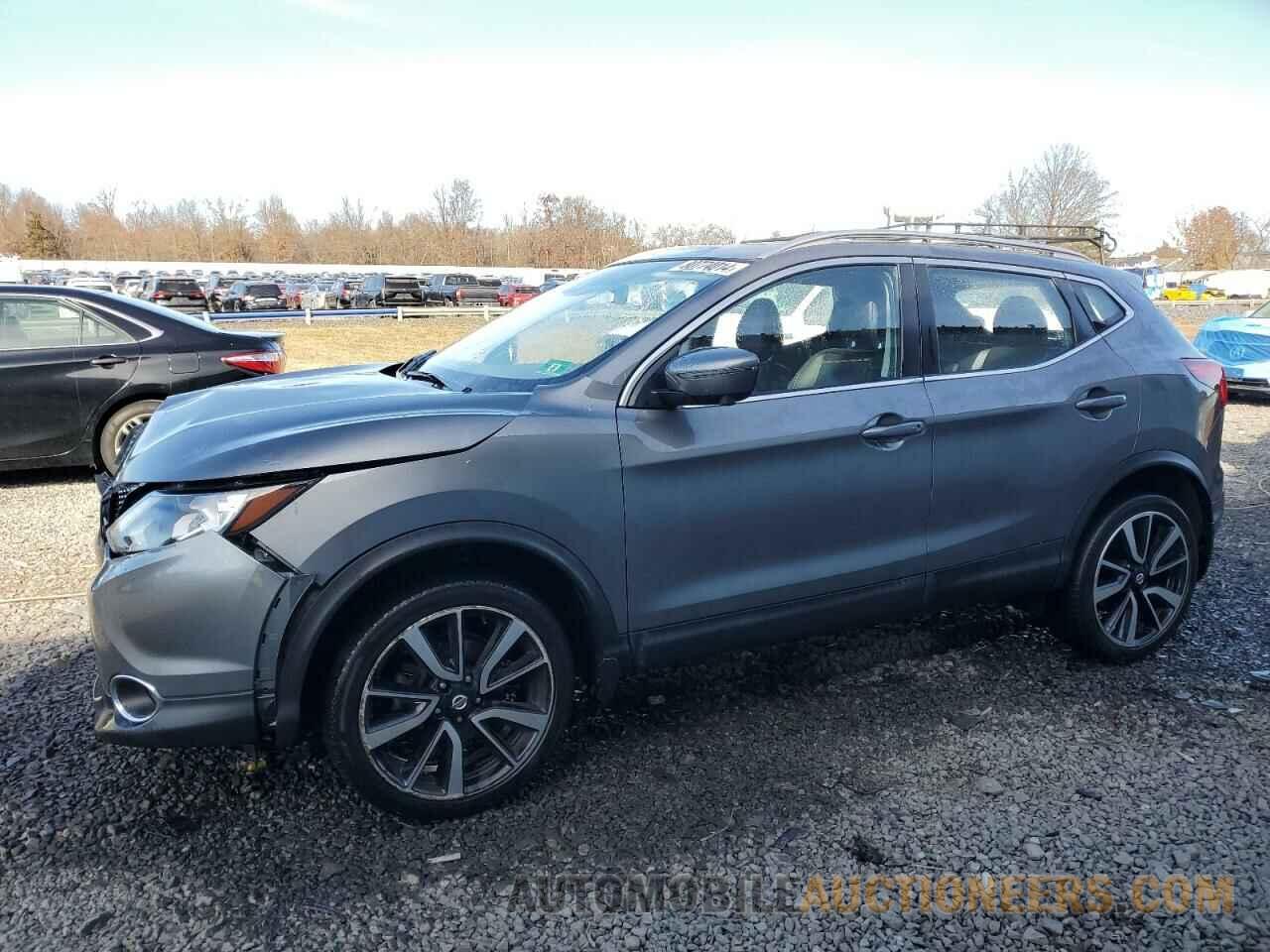 JN1BJ1CR1JW251956 NISSAN ROGUE 2018