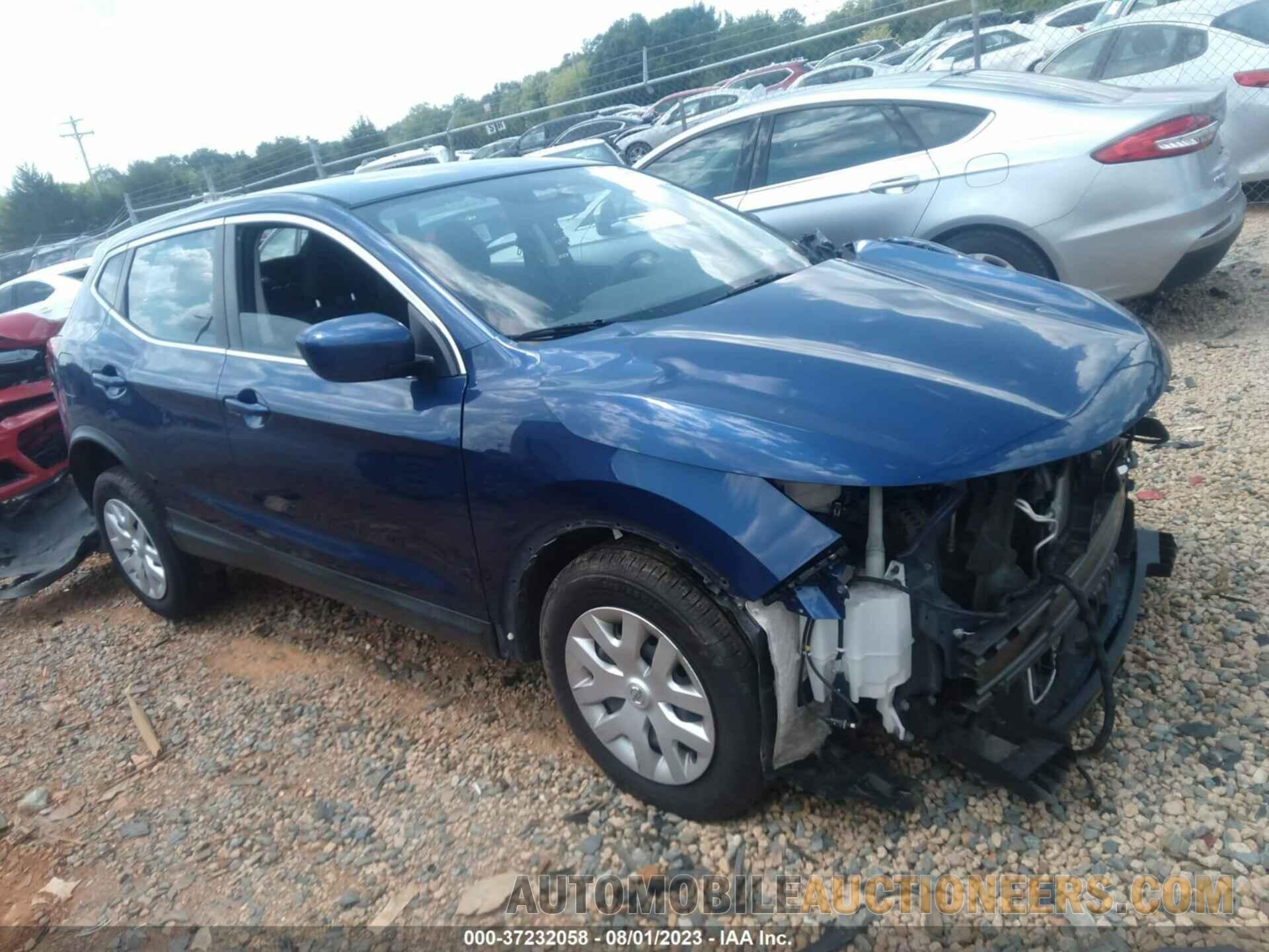 JN1BJ1CR1JW256297 NISSAN ROGUE SPORT 2018