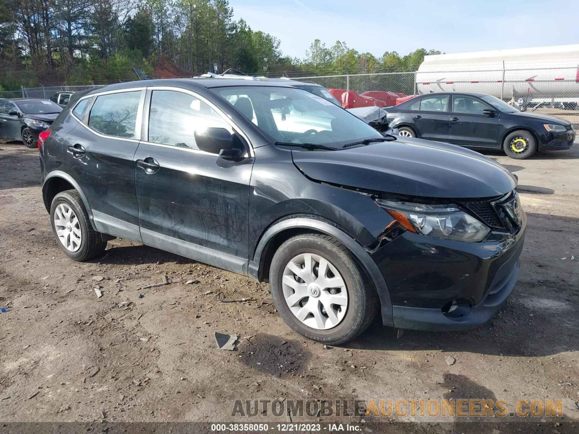 JN1BJ1CR1JW257675 NISSAN ROGUE SPORT 2018