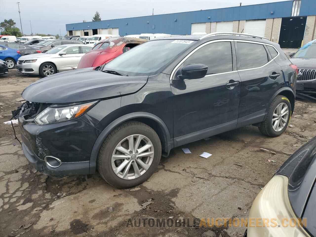 JN1BJ1CR1JW260575 NISSAN ROGUE 2018