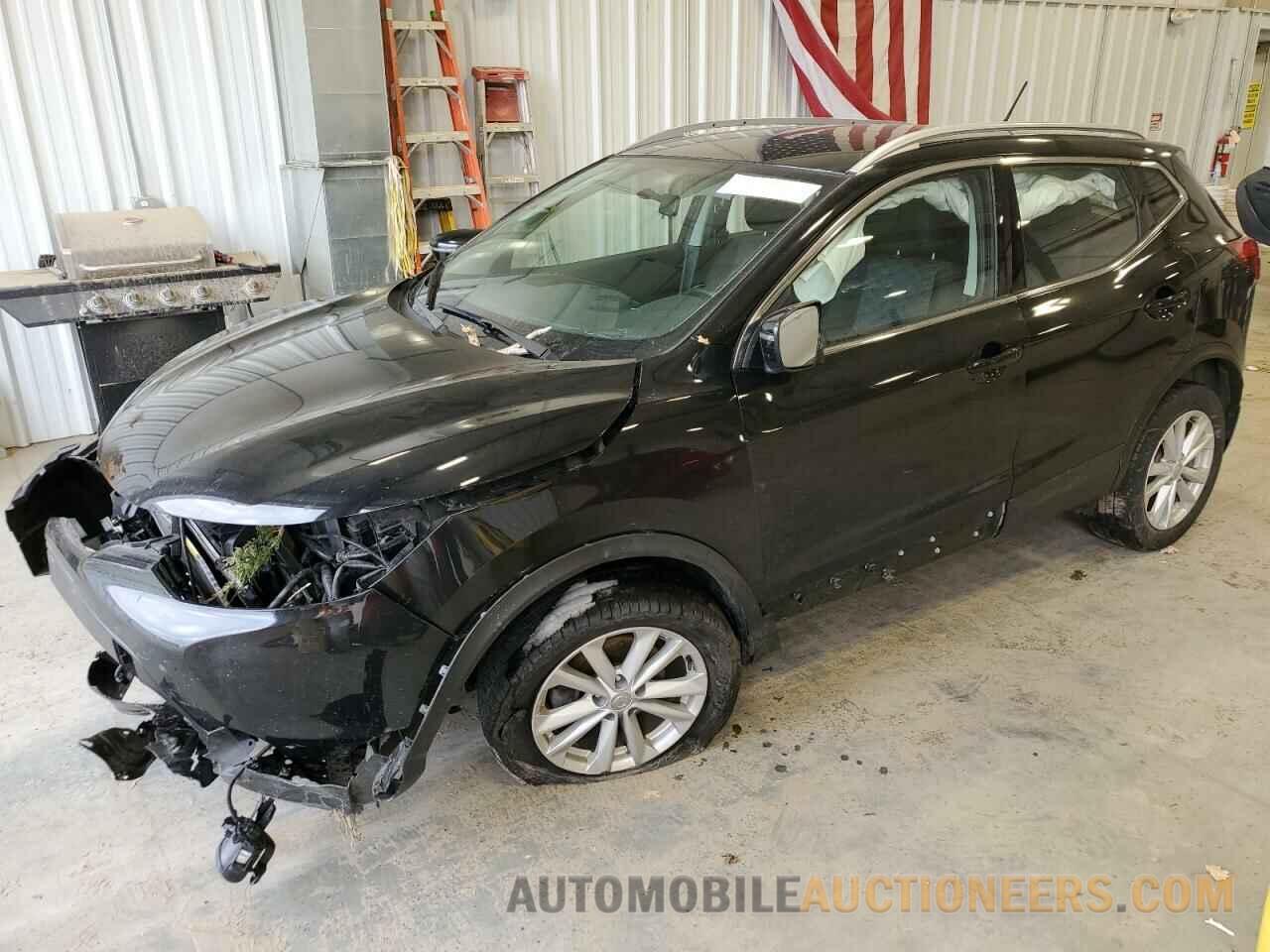 JN1BJ1CR1JW286528 NISSAN ROGUE 2018