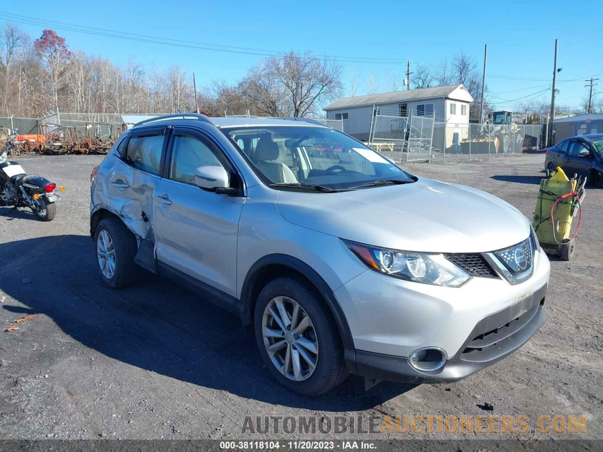 JN1BJ1CR1JW286853 NISSAN ROGUE SPORT 2018