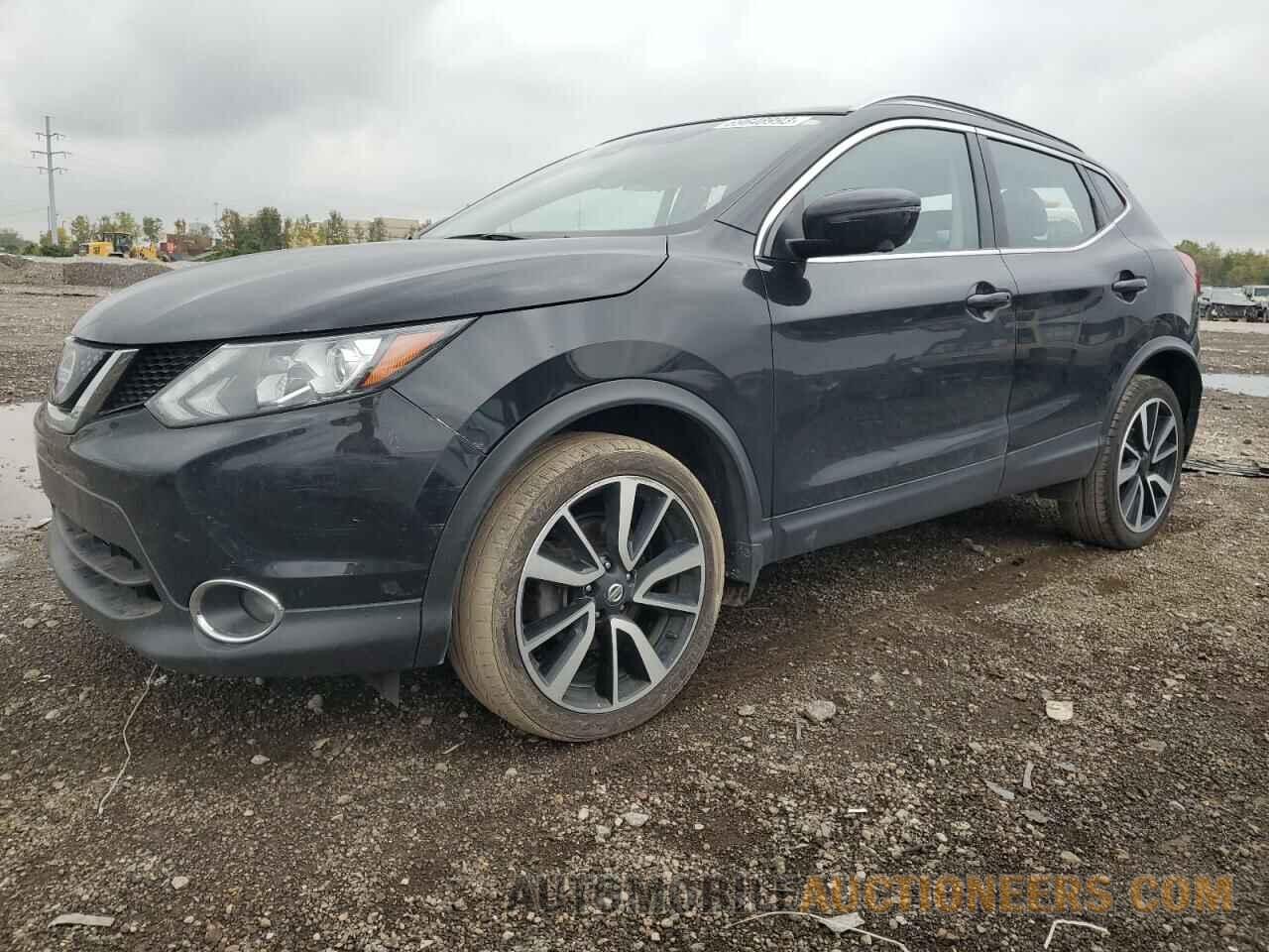 JN1BJ1CR1JW600176 NISSAN ROGUE 2018