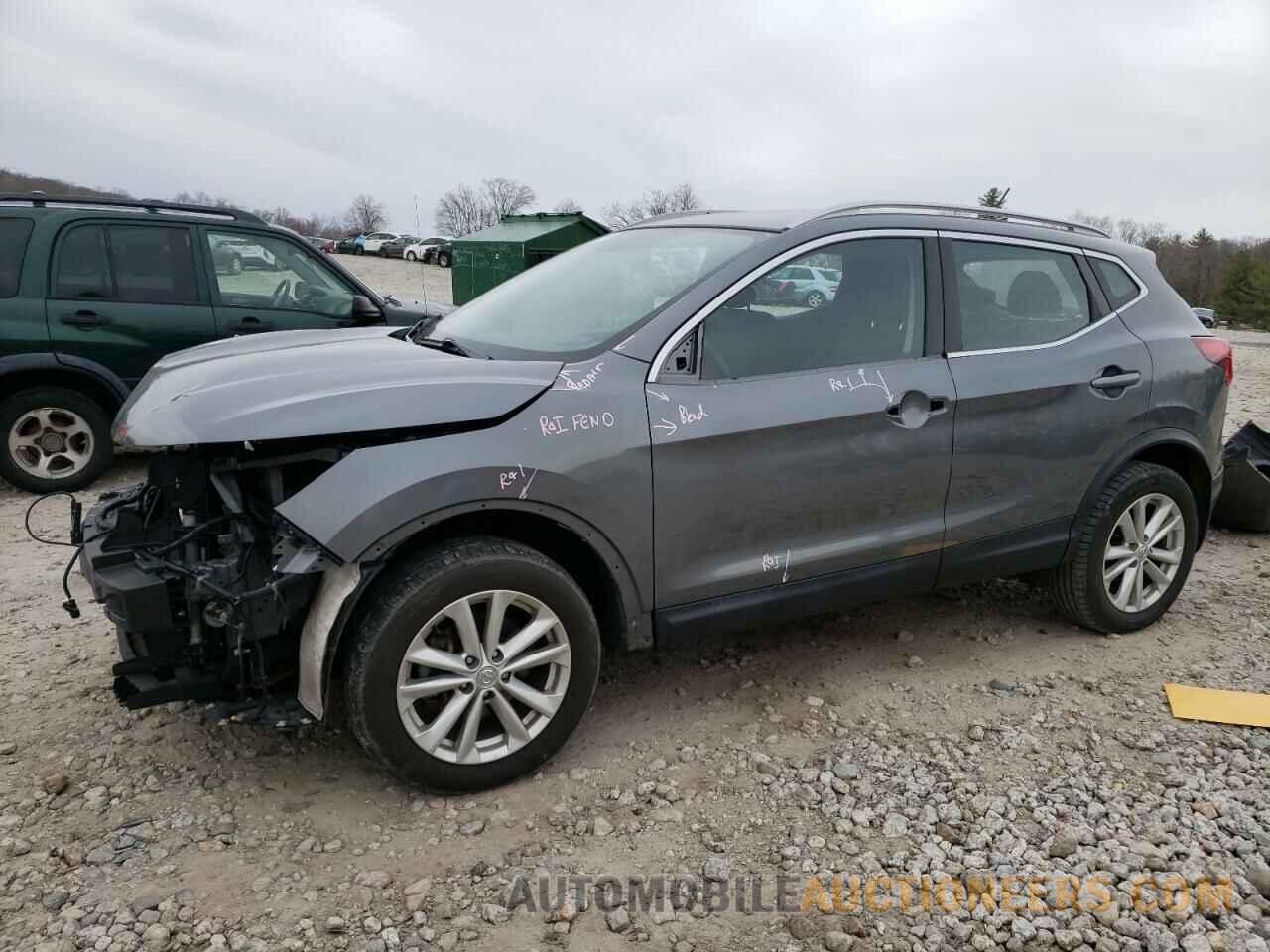 JN1BJ1CR2JW204371 NISSAN ROGUE 2018