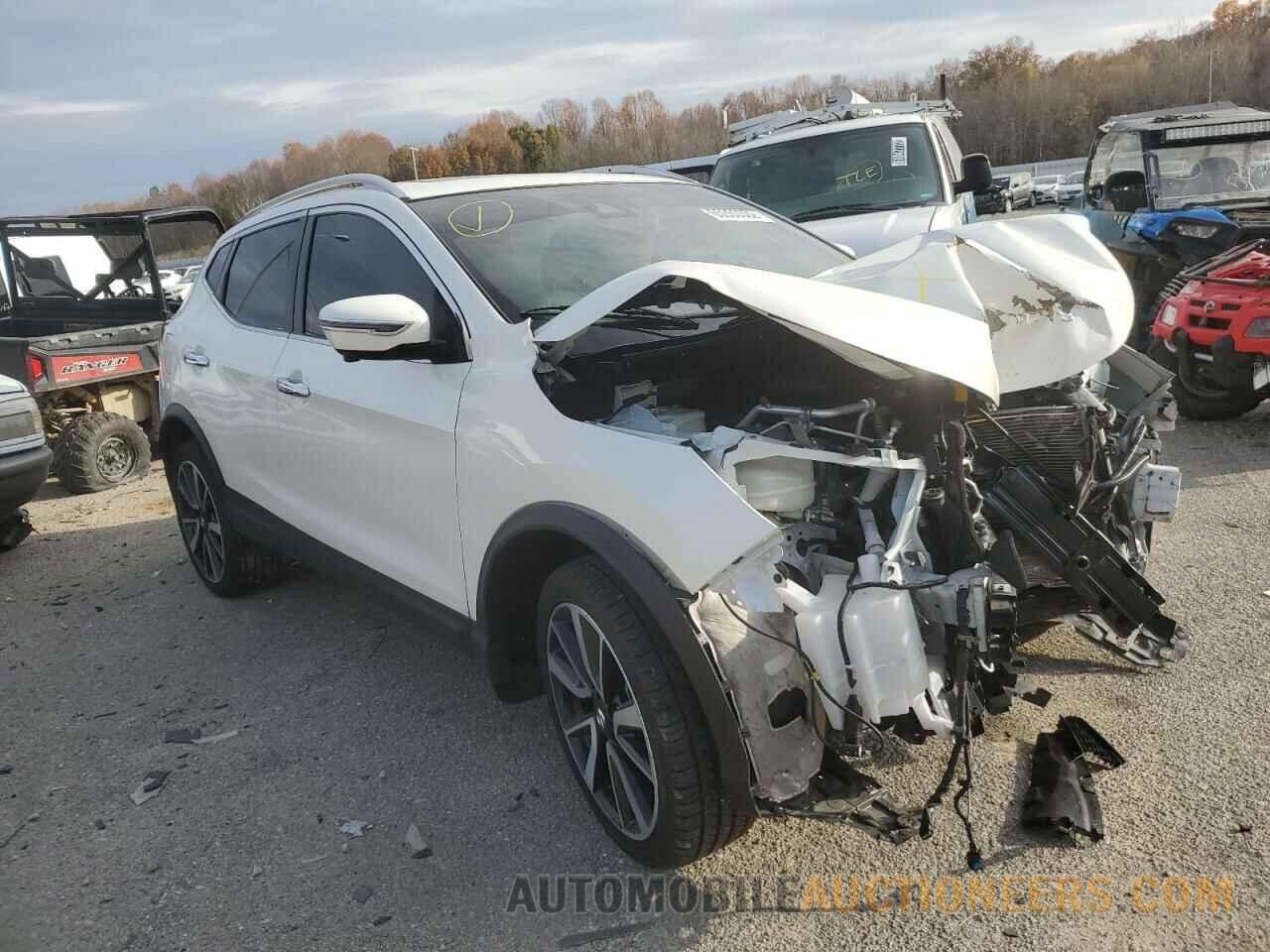 JN1BJ1CR2JW204872 NISSAN ROGUE 2018